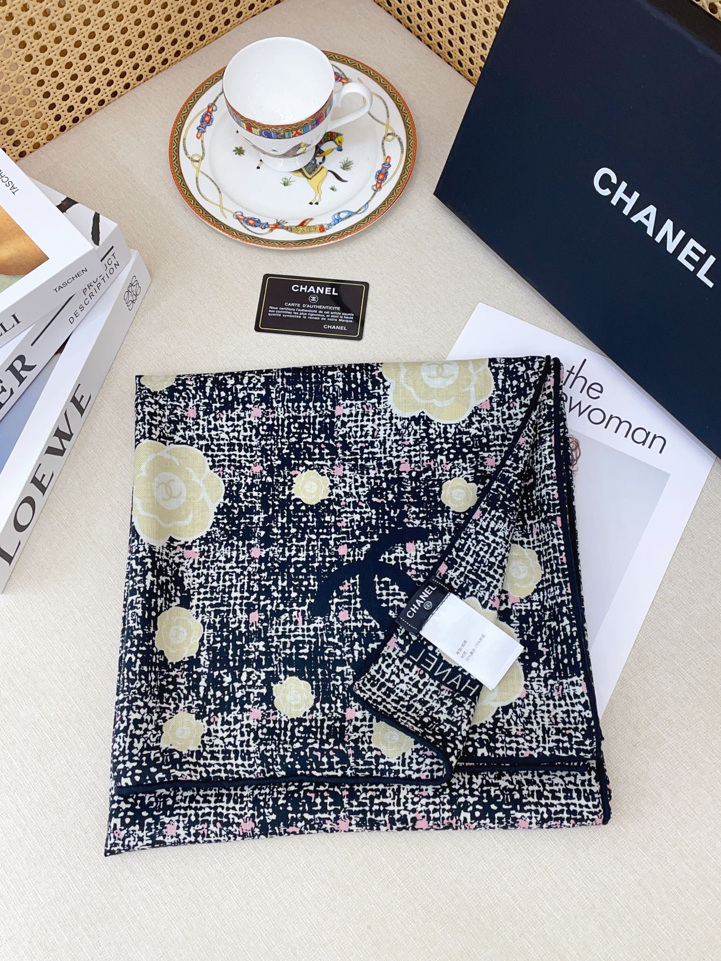 ✨✨【双面同色 丝毛款】小香 羊绒方巾‼️抢‼️VIP推荐 ‼️👍下手一定要快【高端 大爱 ‼️纯羊绒 