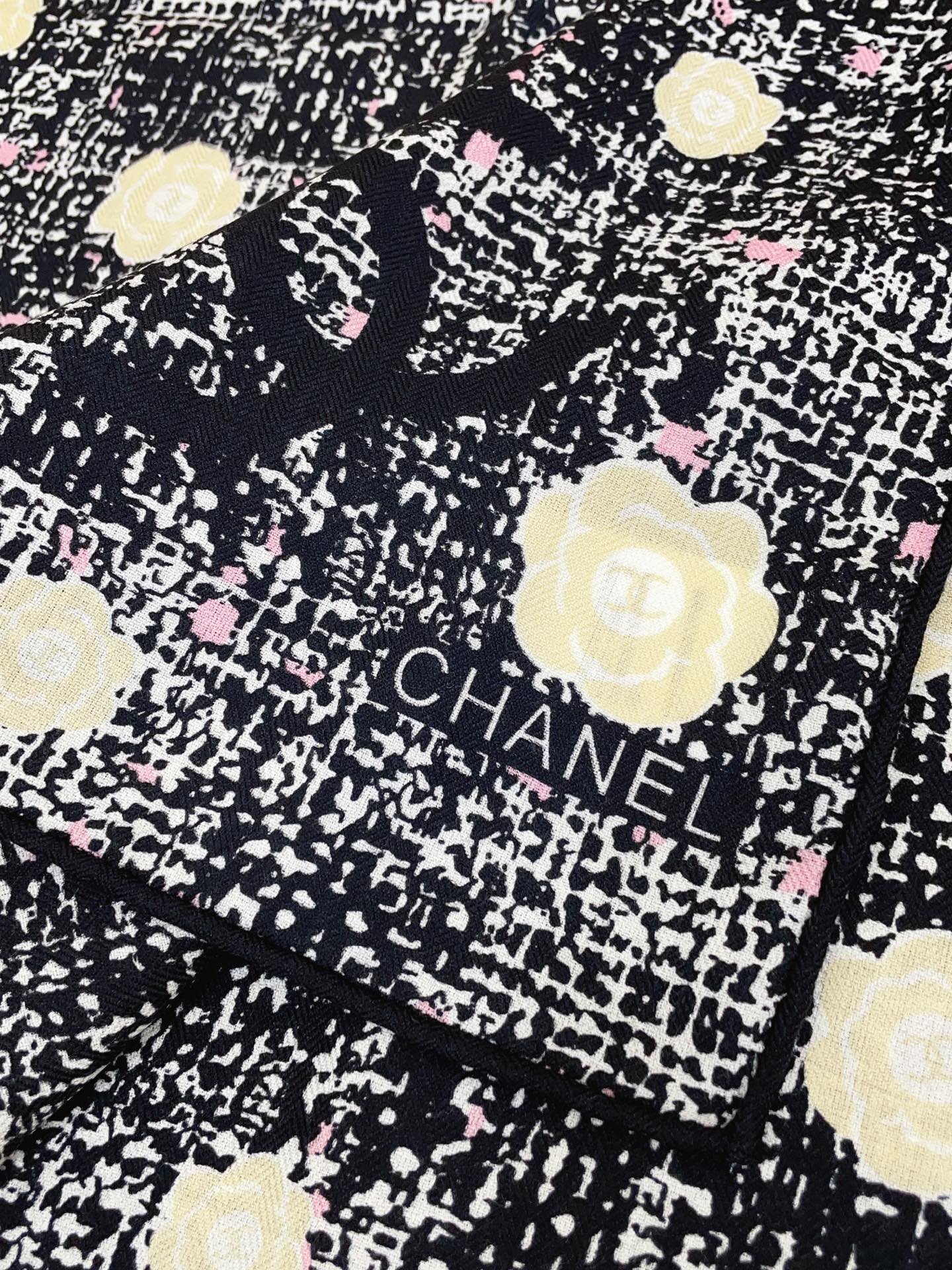 ✨✨【双面同色 丝毛款】小香 羊绒方巾‼️抢‼️VIP推荐 ‼️👍下手一定要快【高端 大爱 ‼️纯羊绒 