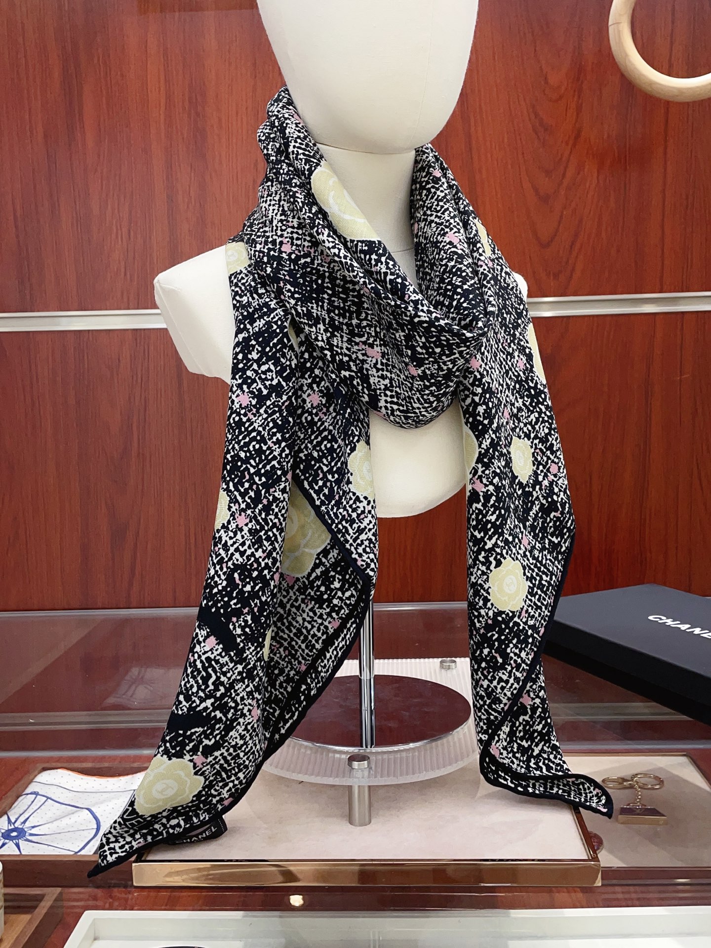 ✨✨【双面同色 丝毛款】小香 羊绒方巾‼️抢‼️VIP推荐 ‼️👍下手一定要快【高端 大爱 ‼️纯羊绒 