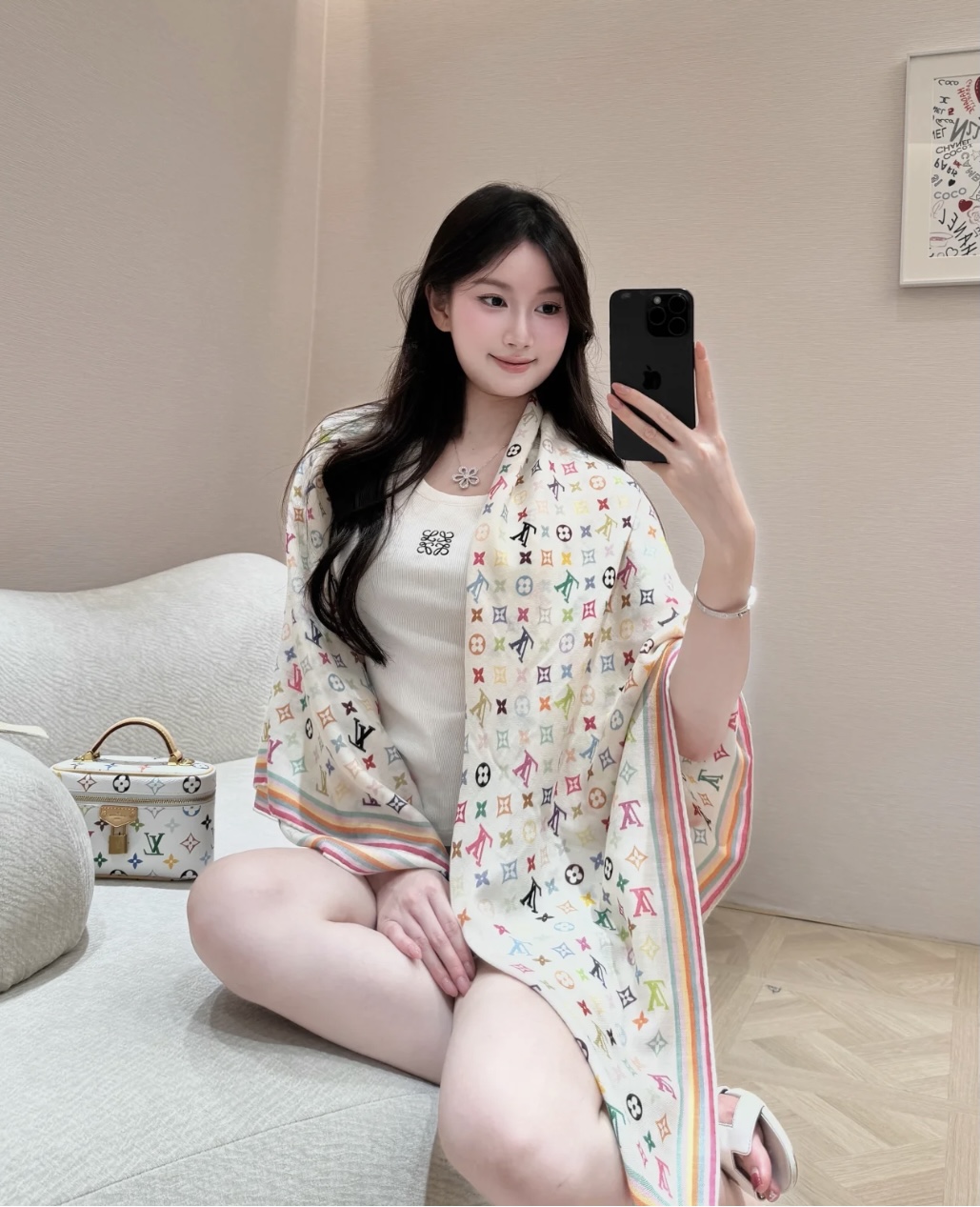 ✨✨【双面同色 丝毛款】L家羊绒新款 买了都说好看‼️推荐💕双面同色羊绒方巾‼️驴家ZG爆款🎁💟立体呈现