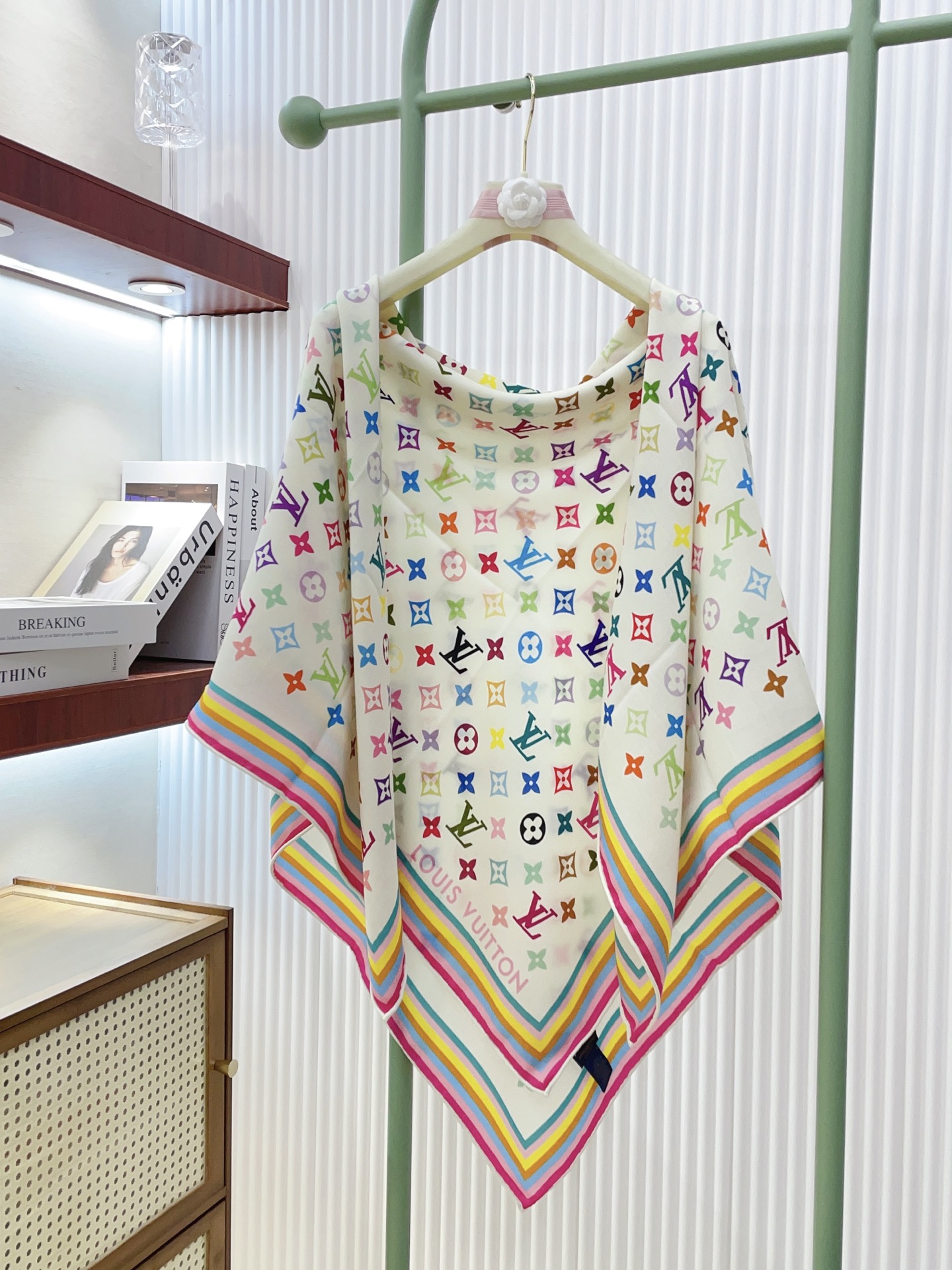 ✨✨【双面同色 丝毛款】L家羊绒新款 买了都说好看‼️推荐💕双面同色羊绒方巾‼️驴家ZG爆款🎁💟立体呈现