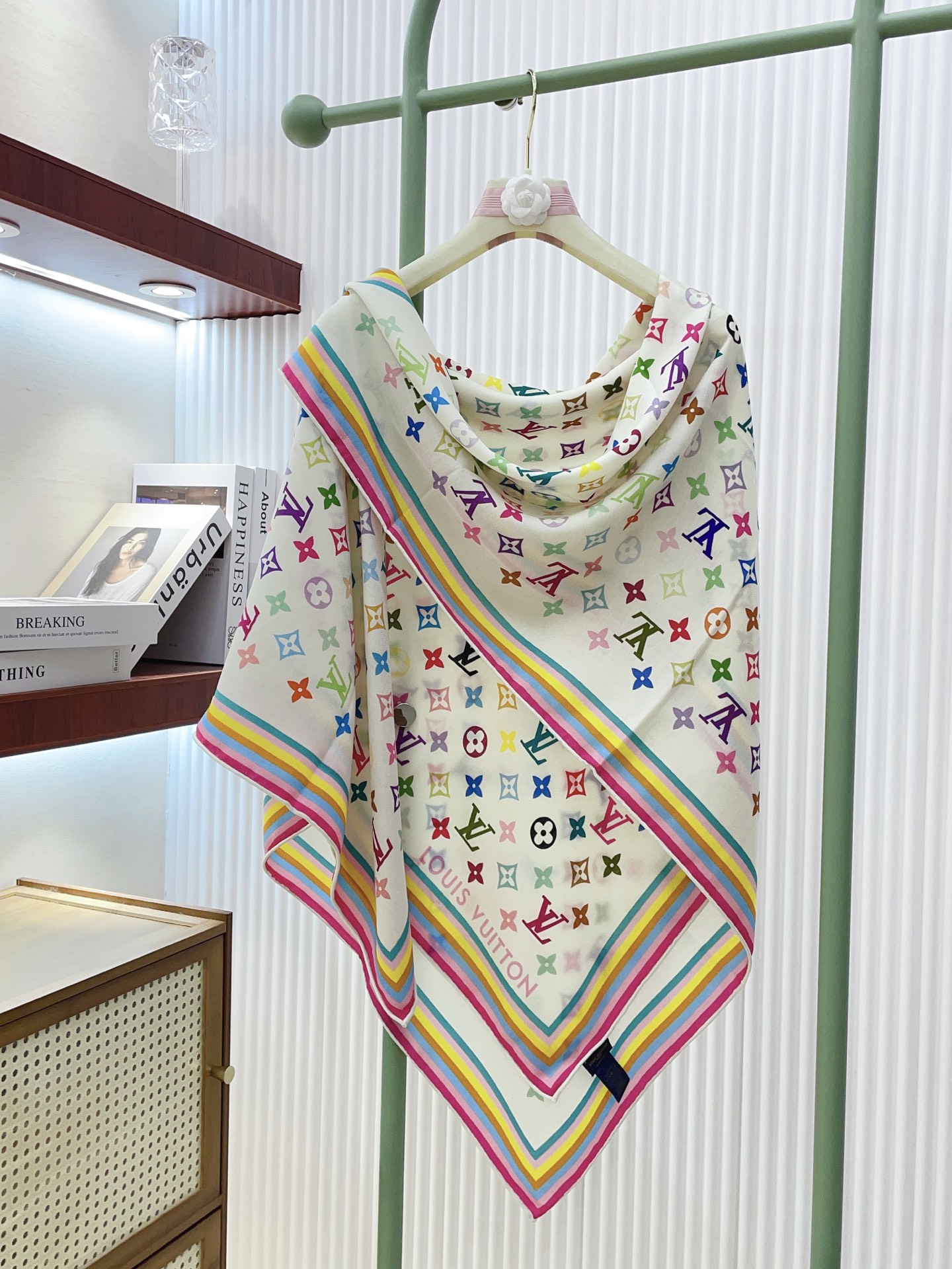 ✨✨【双面同色 丝毛款】L家羊绒新款 买了都说好看‼️推荐💕双面同色羊绒方巾‼️驴家ZG爆款🎁💟立体呈现