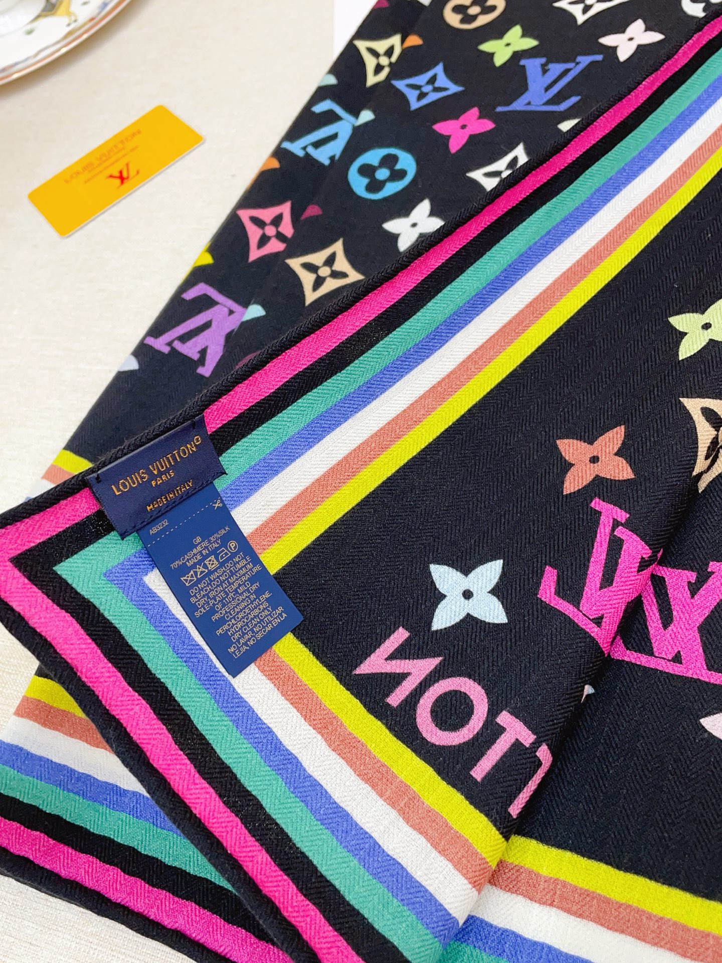 ✨✨【双面同色 丝毛款】L家羊绒新款 买了都说好看‼️推荐💕双面同色羊绒方巾‼️驴家ZG爆款🎁💟立体呈现