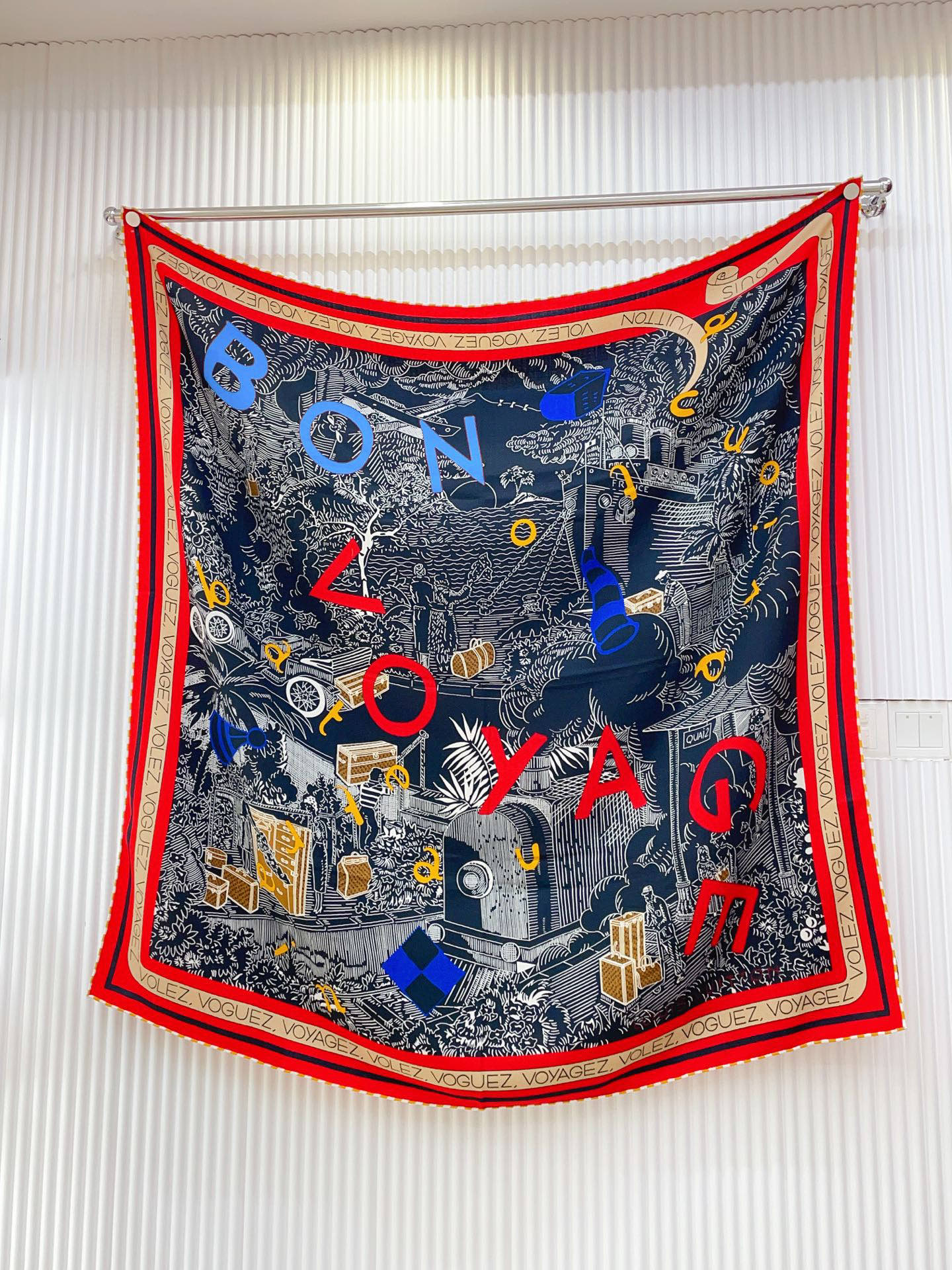 ✨✨【双面同色 丝毛款】L家羊绒新款 买了都说好看‼️推荐💕双面同色羊绒方巾‼️驴家ZG爆款🎁💟立体呈现