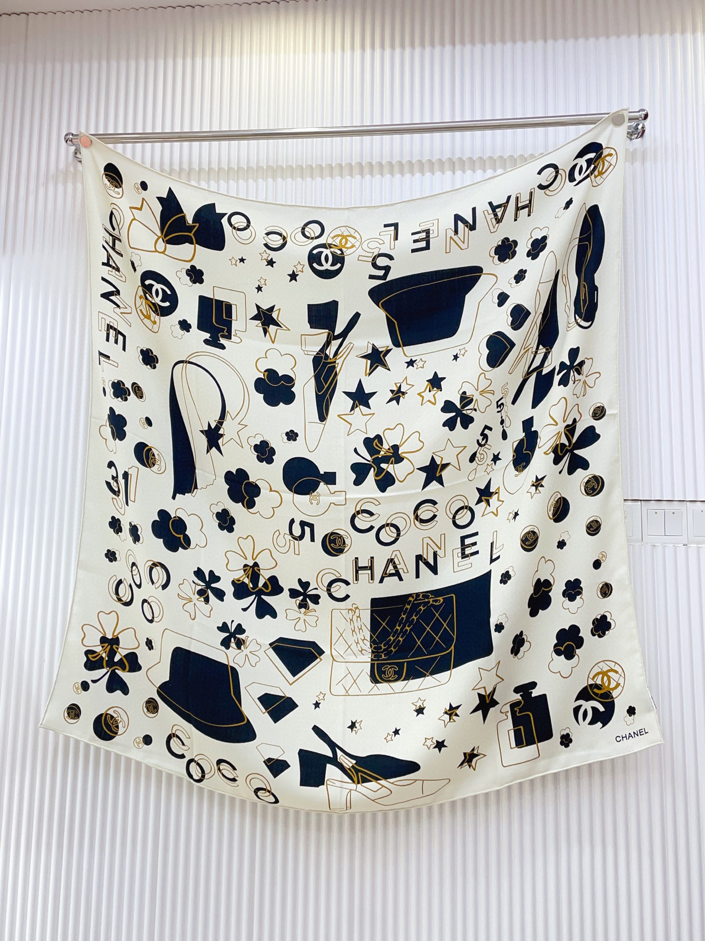 ✨✨【双面同色 丝毛款】小香 羊绒方巾‼️抢‼️VIP推荐 ‼️👍下手一定要快【高端 大爱 ‼️纯羊绒 