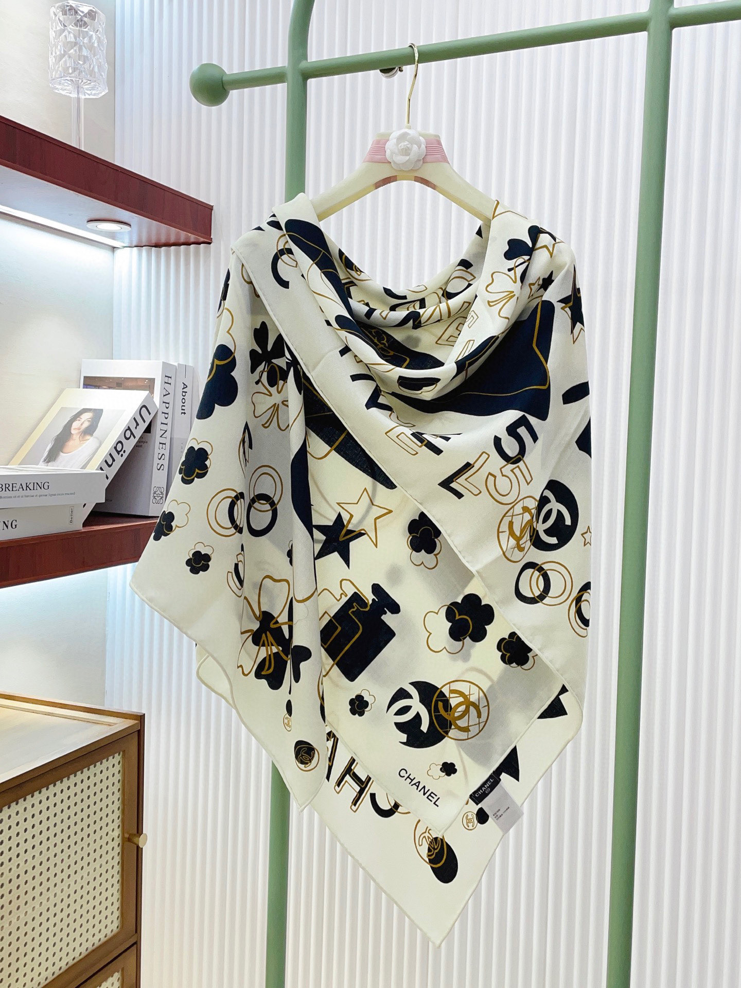 ✨✨【双面同色 丝毛款】小香 羊绒方巾‼️抢‼️VIP推荐 ‼️👍下手一定要快【高端 大爱 ‼️纯羊绒 