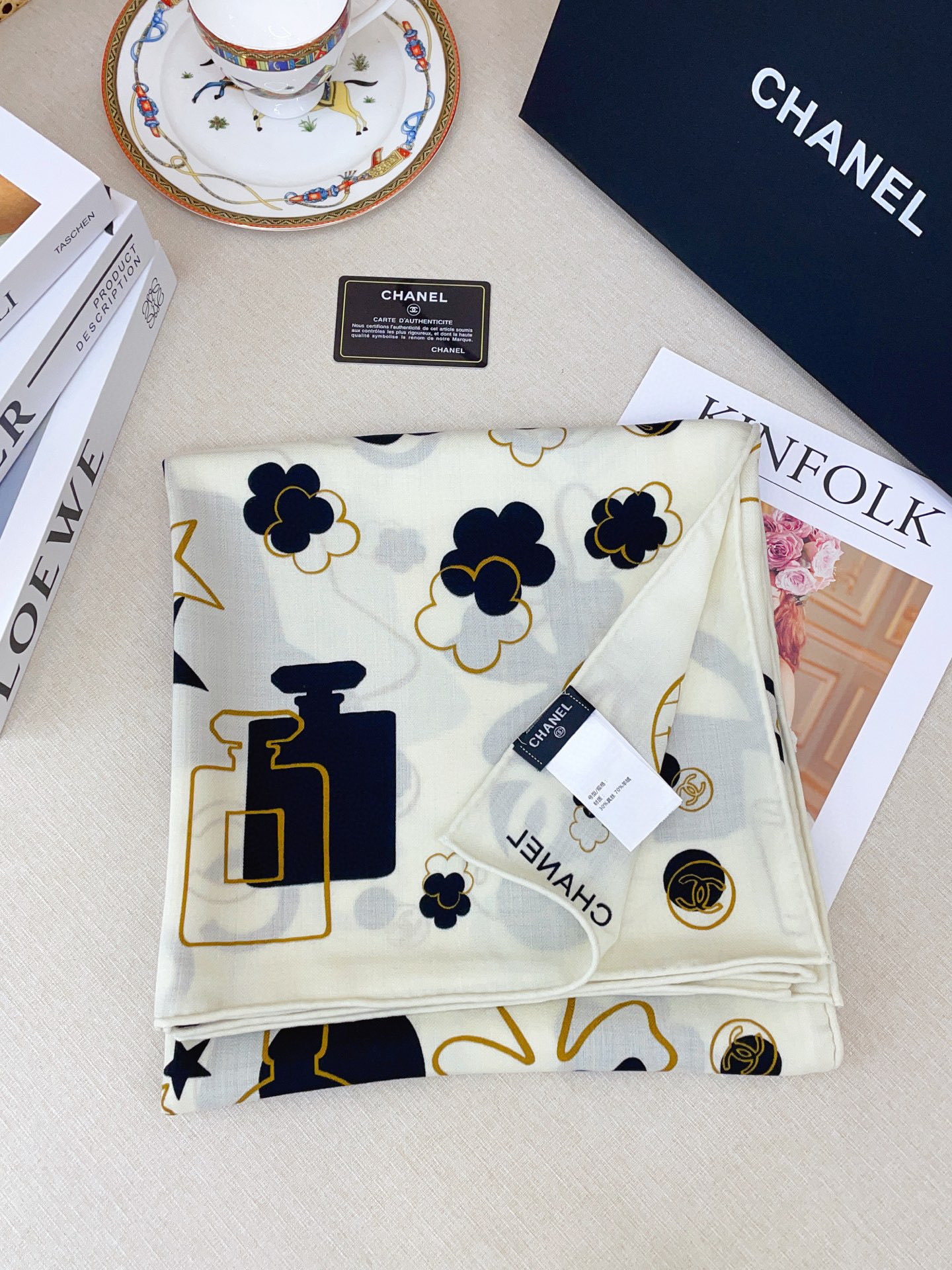 ✨✨【双面同色 丝毛款】小香 羊绒方巾‼️抢‼️VIP推荐 ‼️👍下手一定要快【高端 大爱 ‼️纯羊绒 