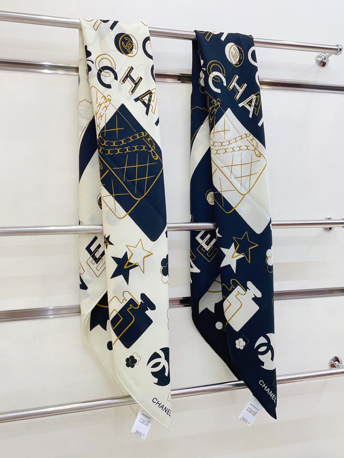 ✨✨【双面同色 丝毛款】小香 羊绒方巾‼️抢‼️VIP推荐 ‼️👍下手一定要快【高端 大爱 ‼️纯羊绒 