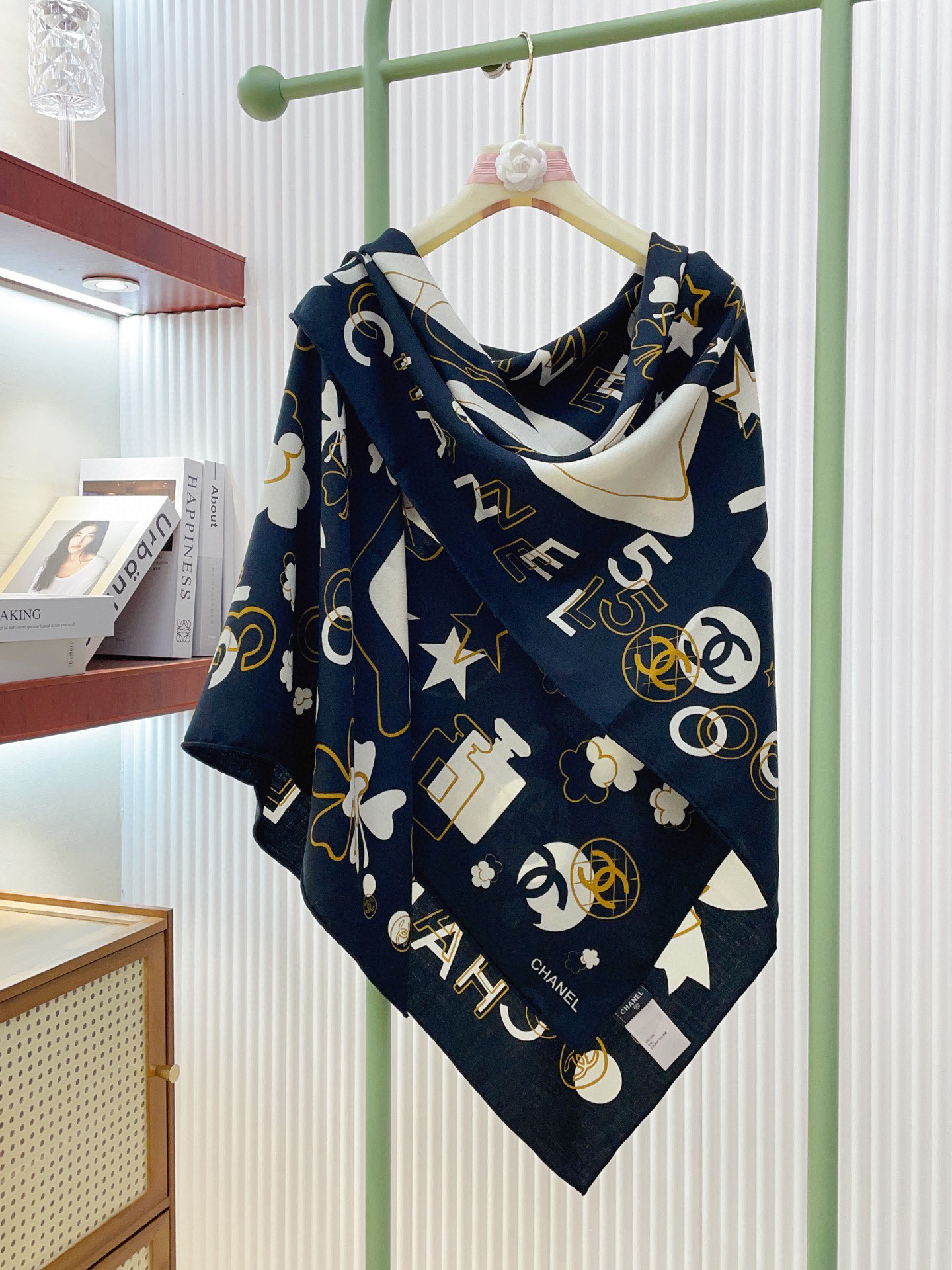 ✨✨【双面同色 丝毛款】小香 羊绒方巾‼️抢‼️VIP推荐 ‼️👍下手一定要快【高端 大爱 ‼️纯羊绒 