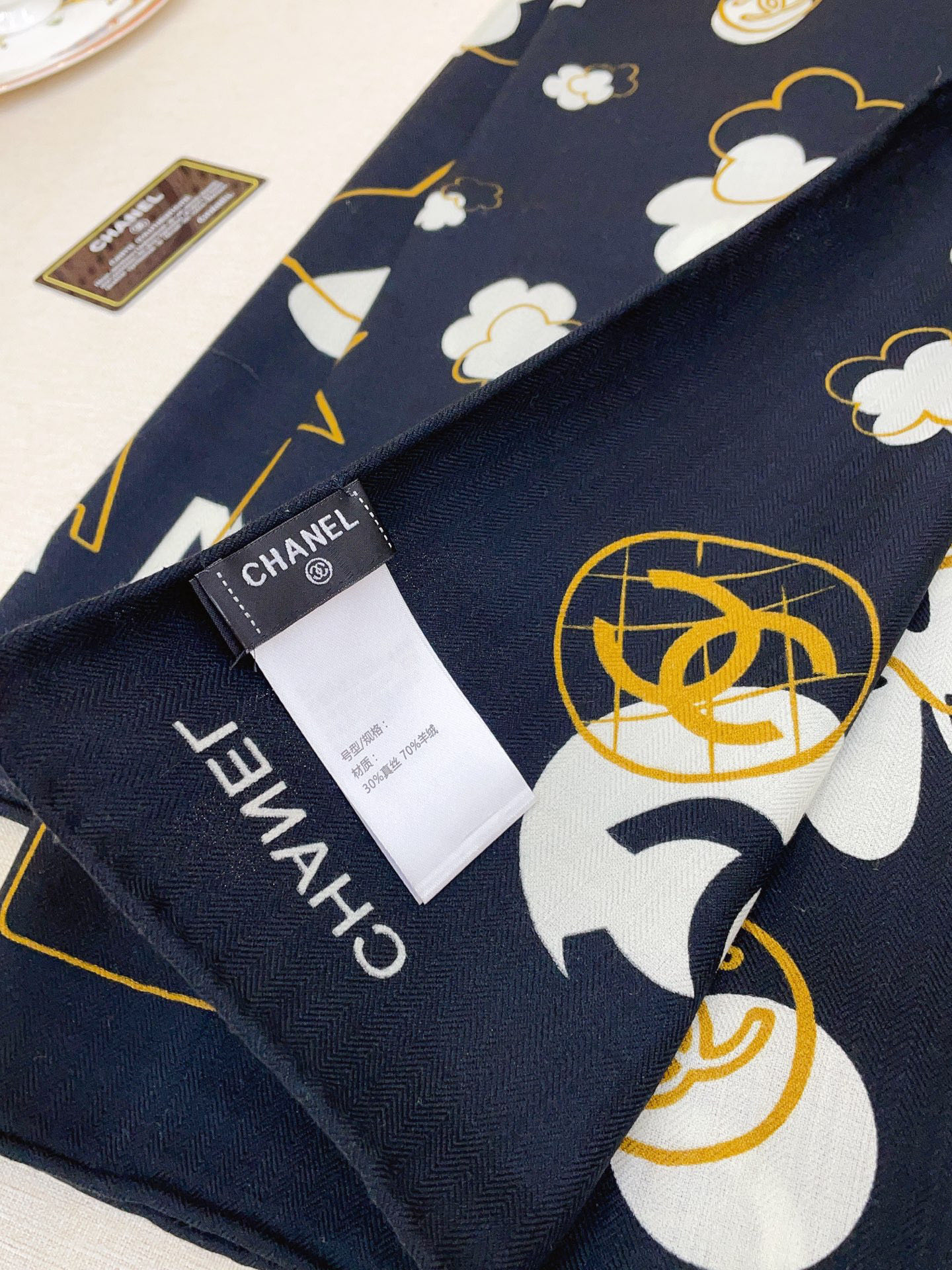 ✨✨【双面同色 丝毛款】小香 羊绒方巾‼️抢‼️VIP推荐 ‼️👍下手一定要快【高端 大爱 ‼️纯羊绒 