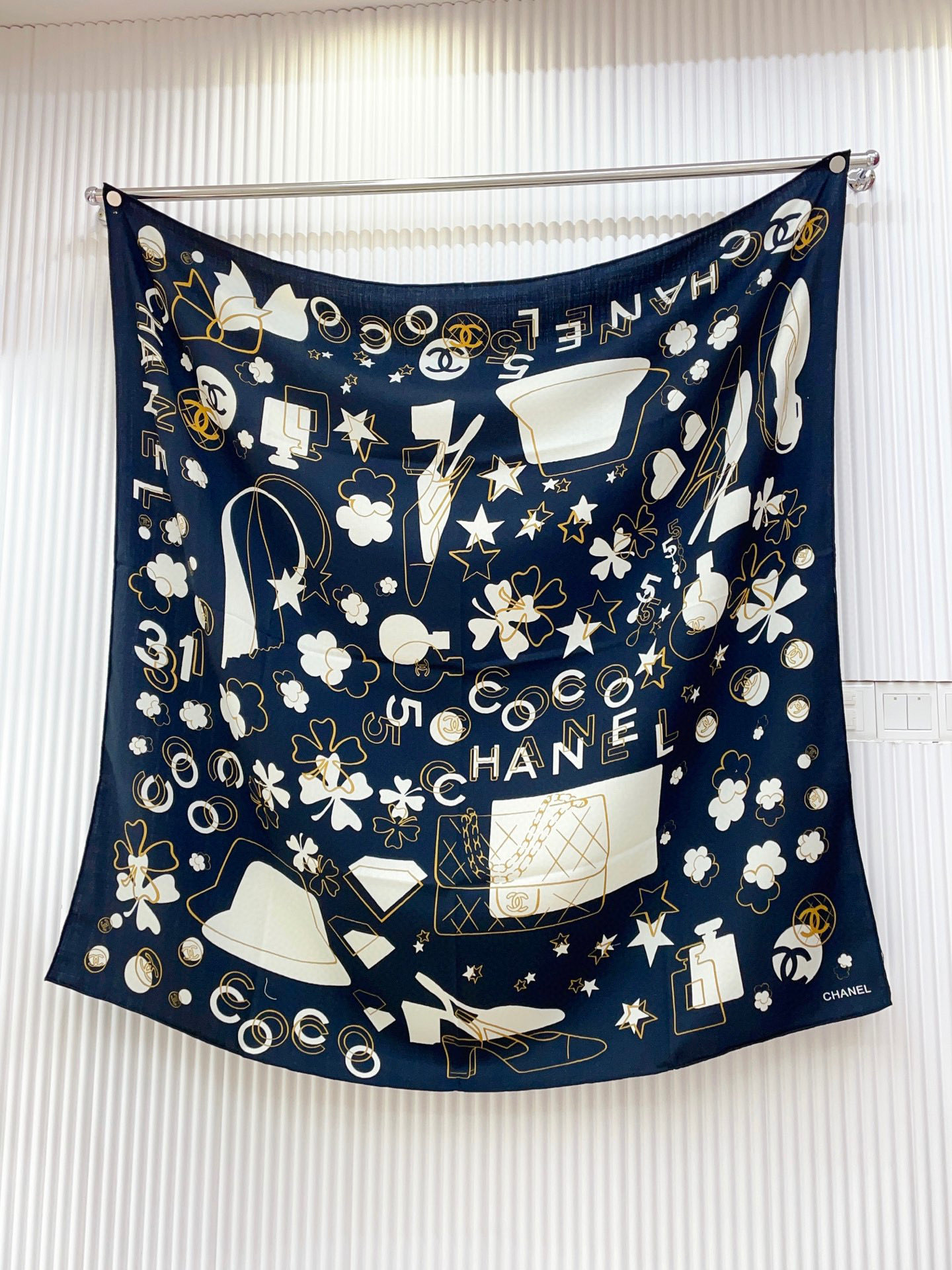 ✨✨【双面同色 丝毛款】小香 羊绒方巾‼️抢‼️VIP推荐 ‼️👍下手一定要快【高端 大爱 ‼️纯羊绒 