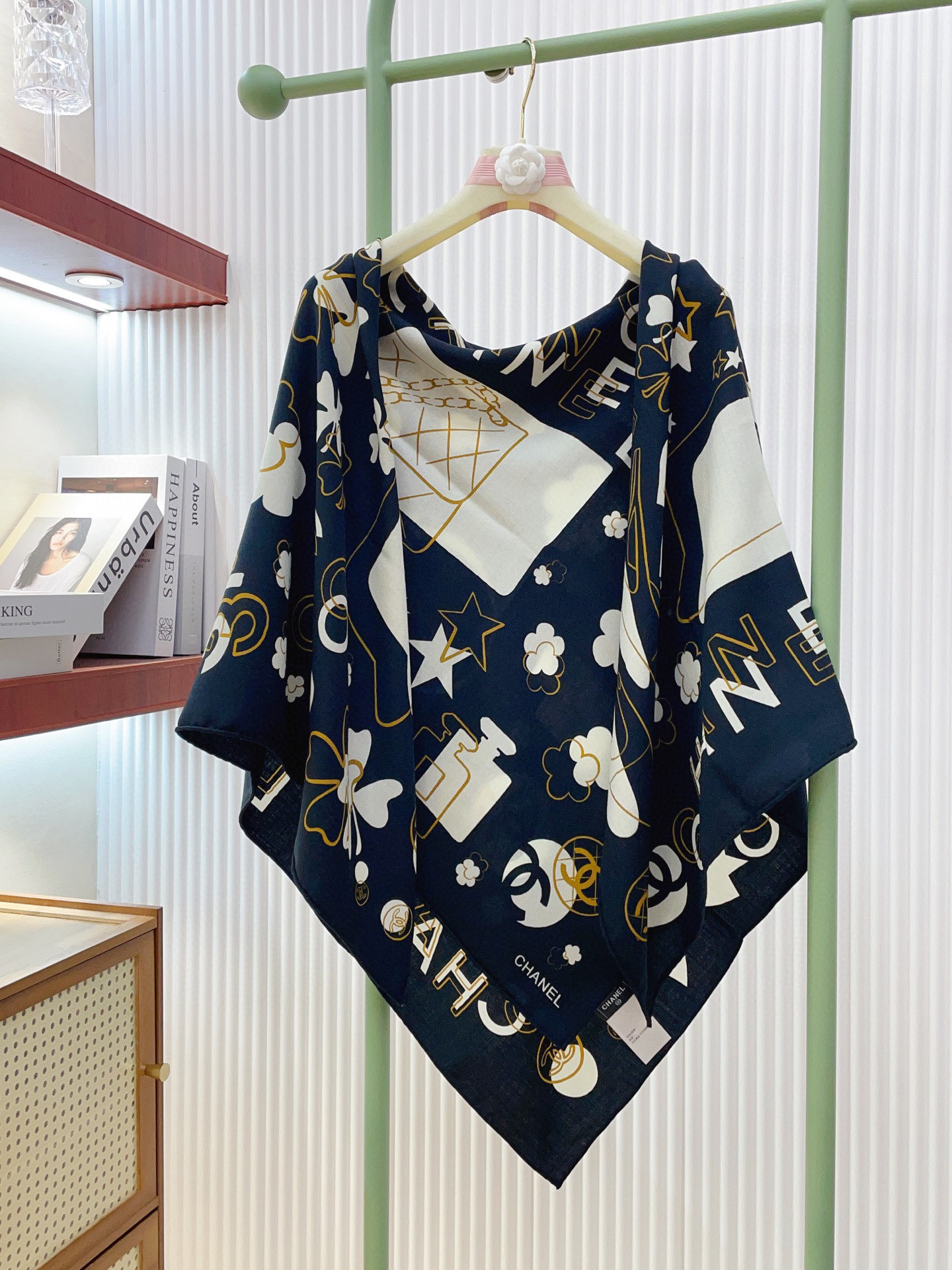 ✨✨【双面同色 丝毛款】小香 羊绒方巾‼️抢‼️VIP推荐 ‼️👍下手一定要快【高端 大爱 ‼️纯羊绒 