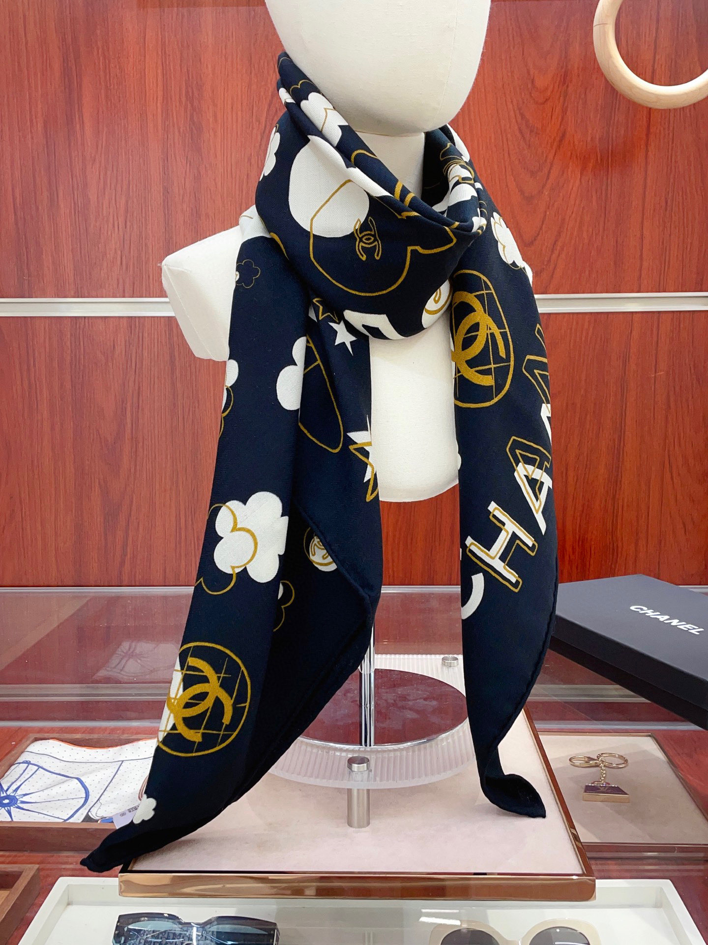 ✨✨【双面同色 丝毛款】小香 羊绒方巾‼️抢‼️VIP推荐 ‼️👍下手一定要快【高端 大爱 ‼️纯羊绒 