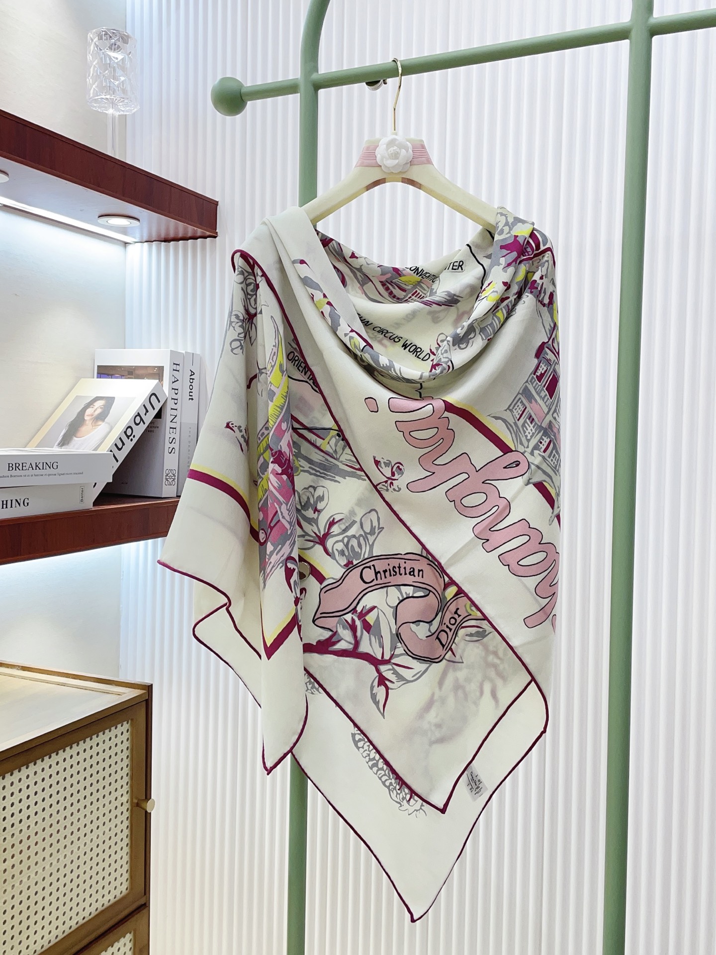 ✨✨【双面同色 丝毛款】CD家羊绒新款【城市系列2】 买了都说好看‼️推荐💕双面同色羊绒方巾‼️D家ZG