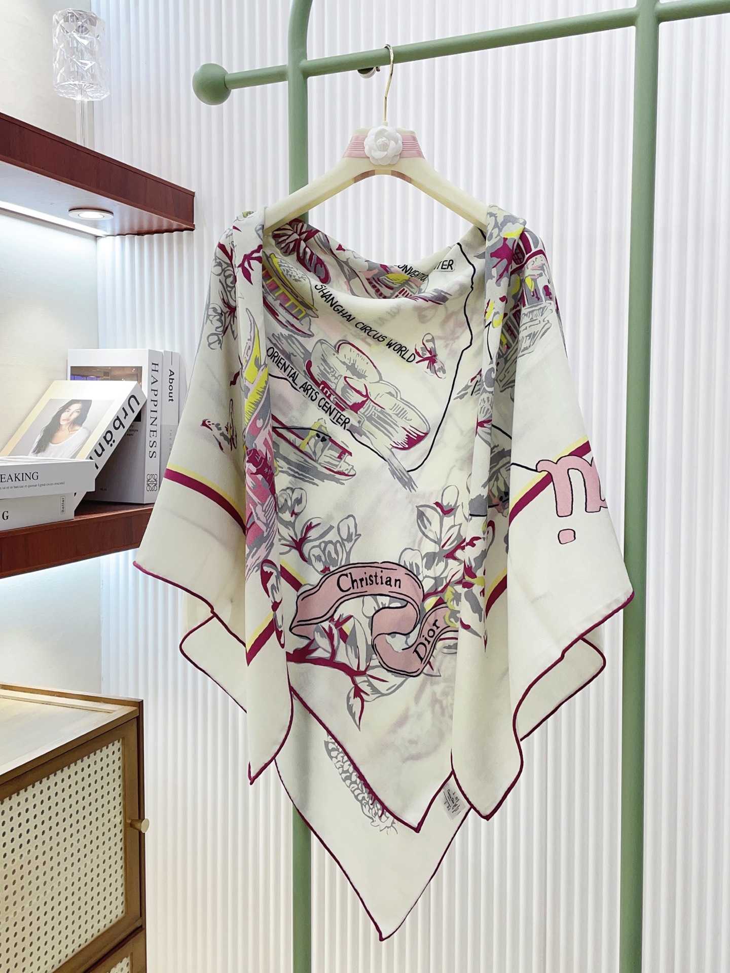 ✨✨【双面同色 丝毛款】CD家羊绒新款【城市系列2】 买了都说好看‼️推荐💕双面同色羊绒方巾‼️D家ZG