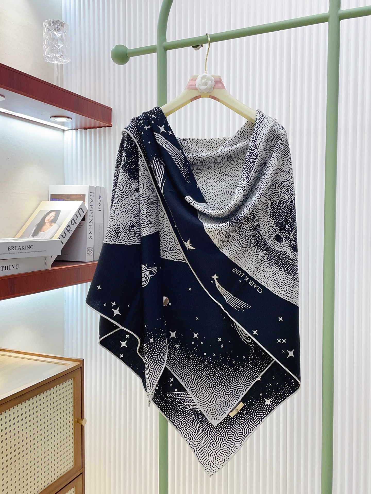 ✨✨【双面同色 丝毛款】H家羊绒新款 买了都说好看‼️推荐💕【月光飞马 140】羊绒方巾‼️H家ZG爆款