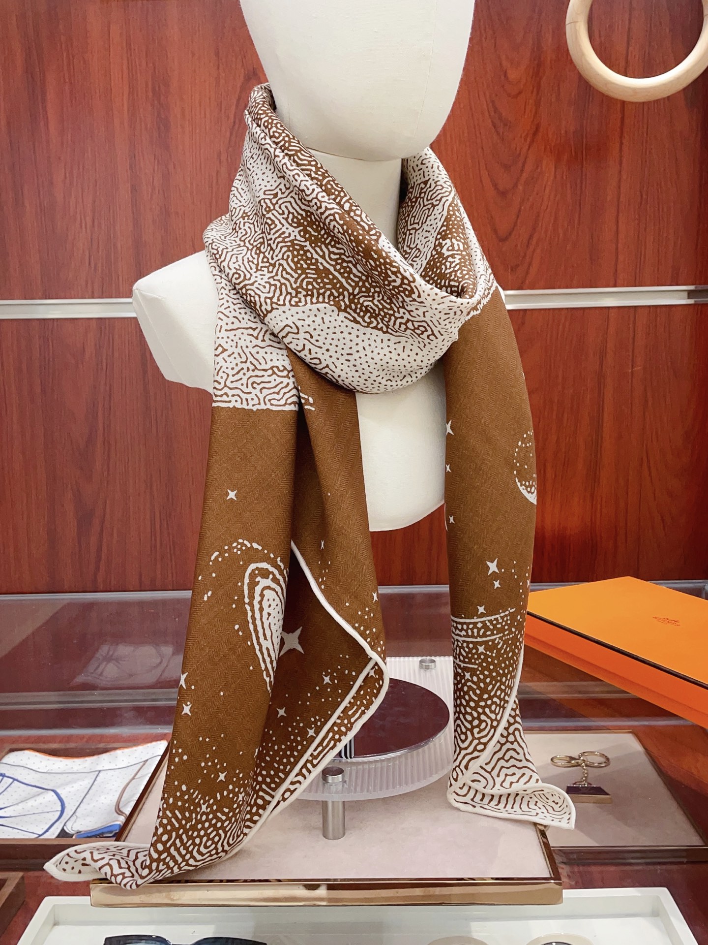 ✨✨【双面同色 丝毛款】H家羊绒新款 买了都说好看‼️推荐💕【月光飞马 140】羊绒方巾‼️H家ZG爆款