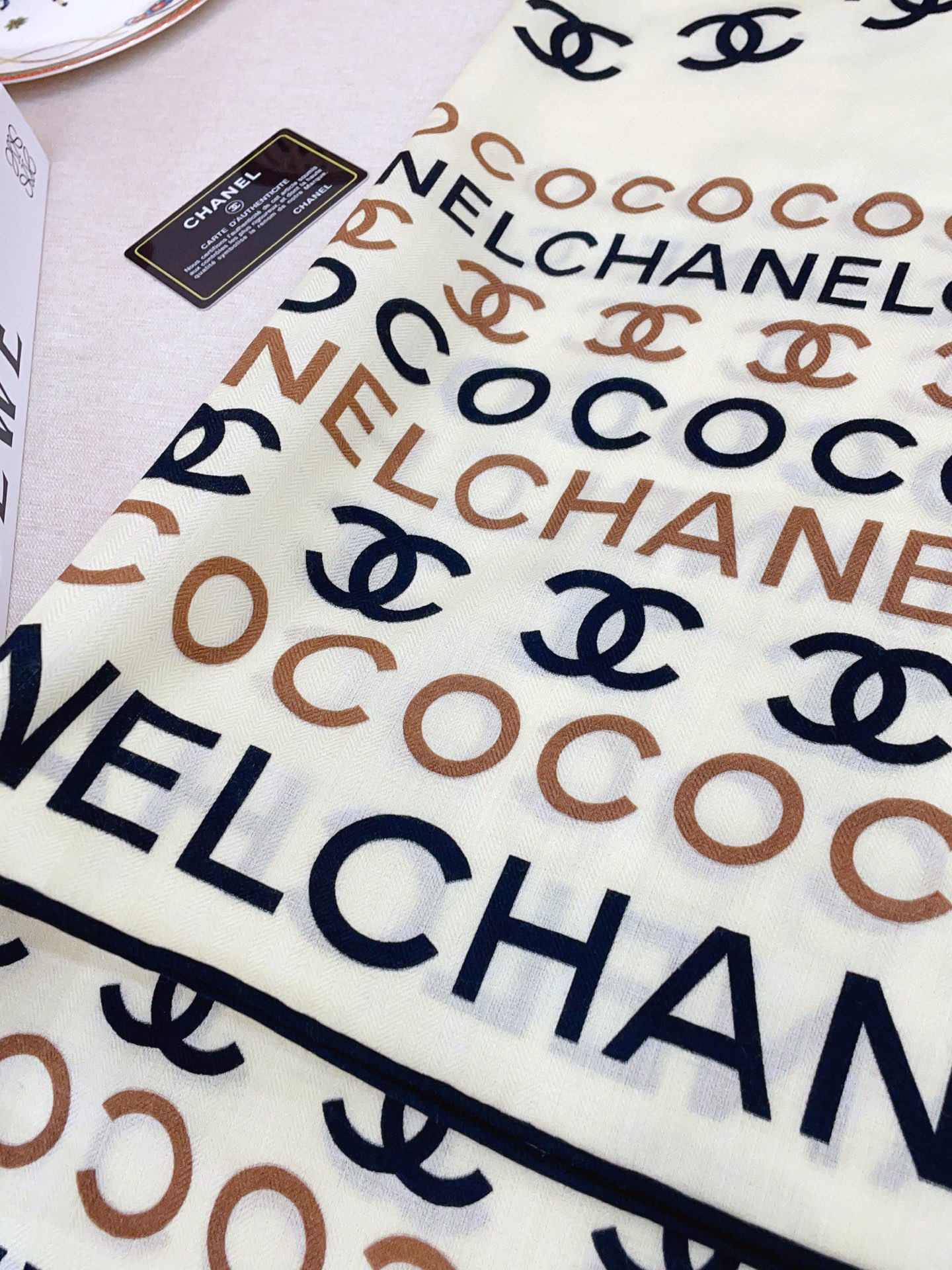 ✨✨【双面同色 丝毛款】小香 羊绒方巾‼️抢‼️VIP推荐 ‼️👍下手一定要快【高端 大爱 ‼️纯羊绒 