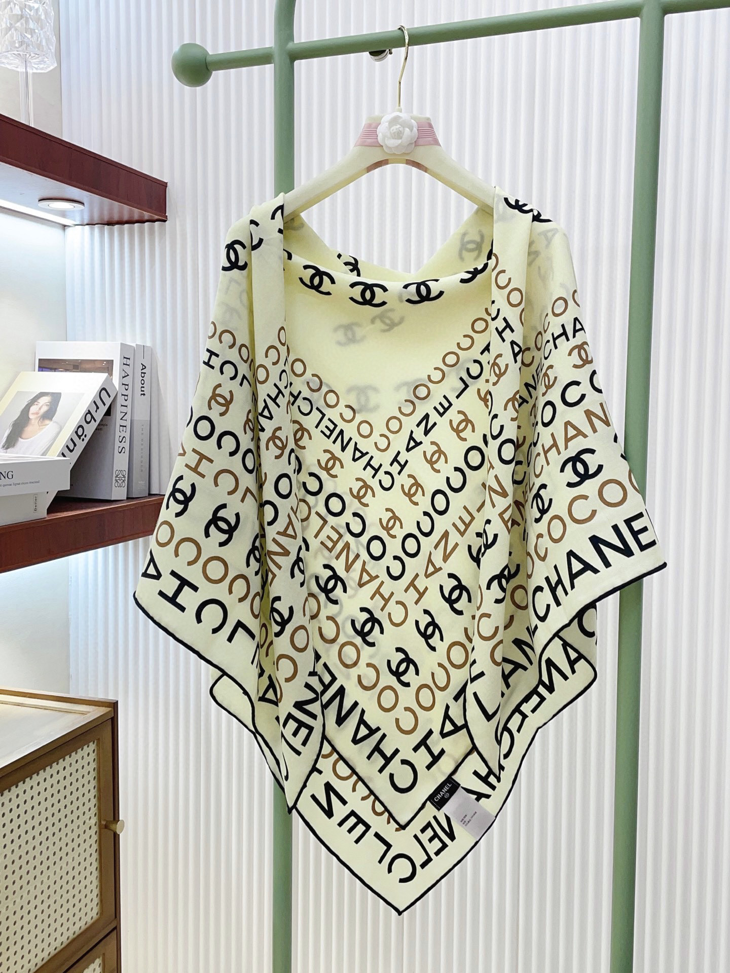 ✨✨【双面同色 丝毛款】小香 羊绒方巾‼️抢‼️VIP推荐 ‼️👍下手一定要快【高端 大爱 ‼️纯羊绒 