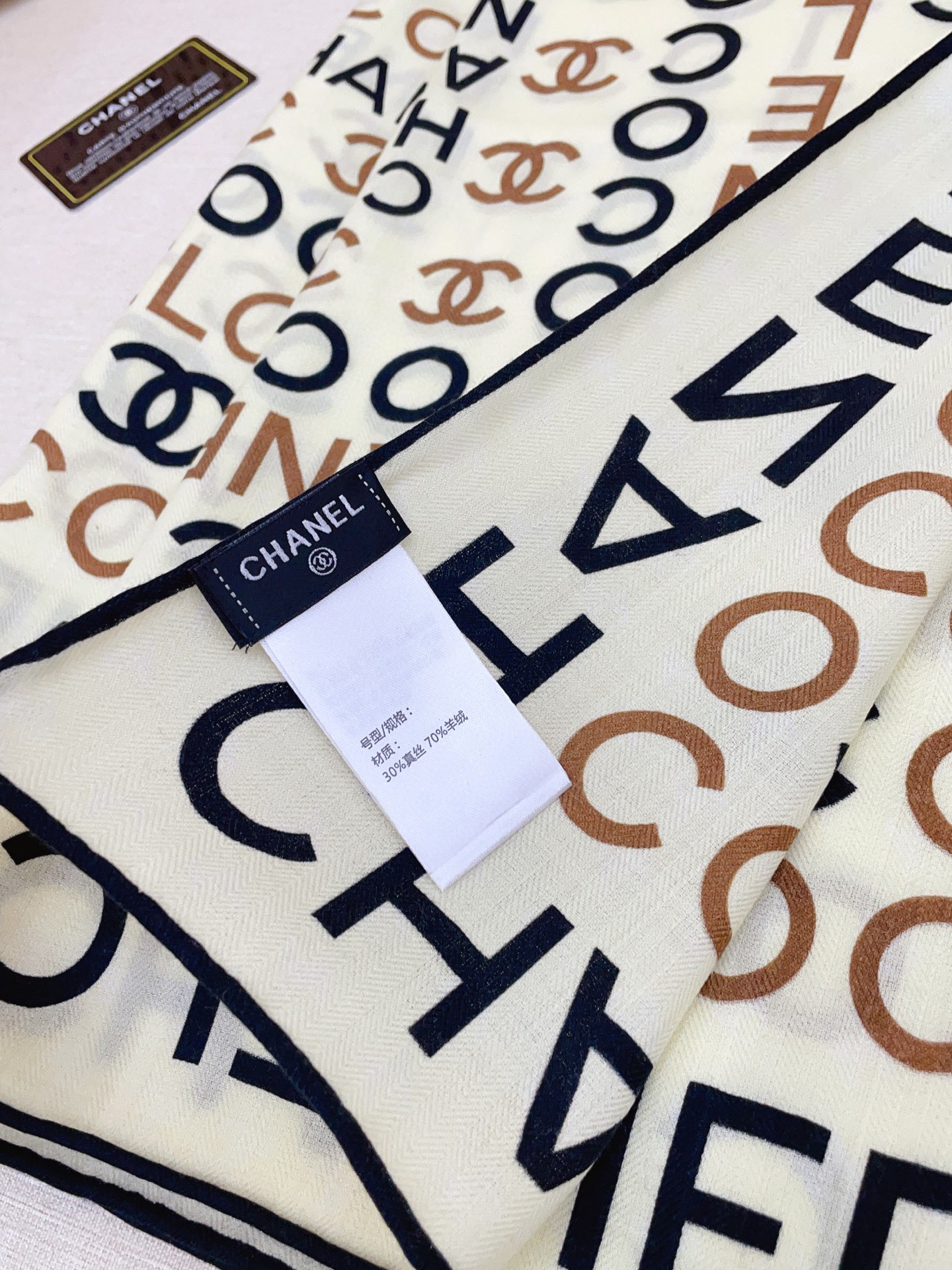 ✨✨【双面同色 丝毛款】小香 羊绒方巾‼️抢‼️VIP推荐 ‼️👍下手一定要快【高端 大爱 ‼️纯羊绒 