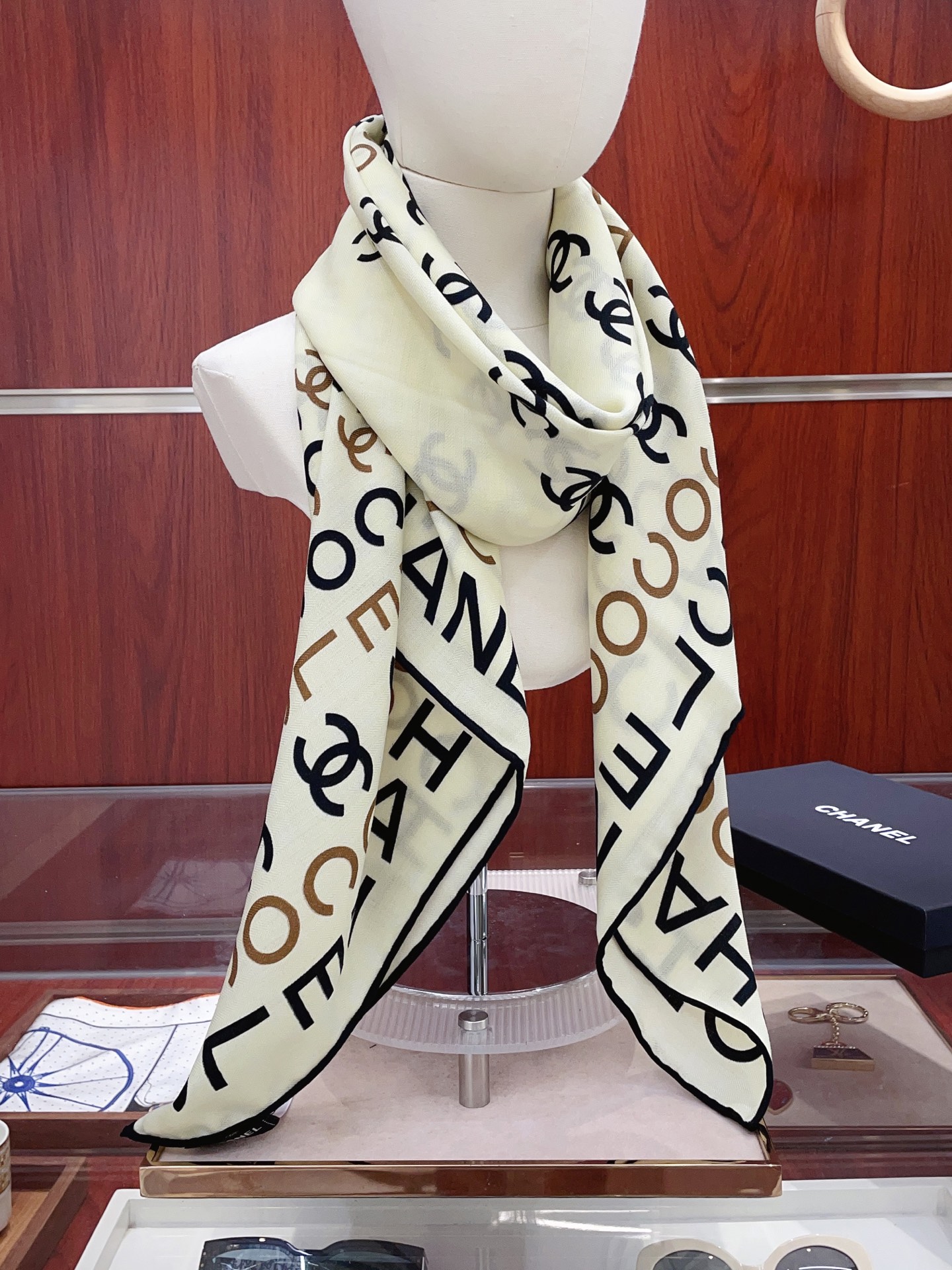 ✨✨【双面同色 丝毛款】小香 羊绒方巾‼️抢‼️VIP推荐 ‼️👍下手一定要快【高端 大爱 ‼️纯羊绒 