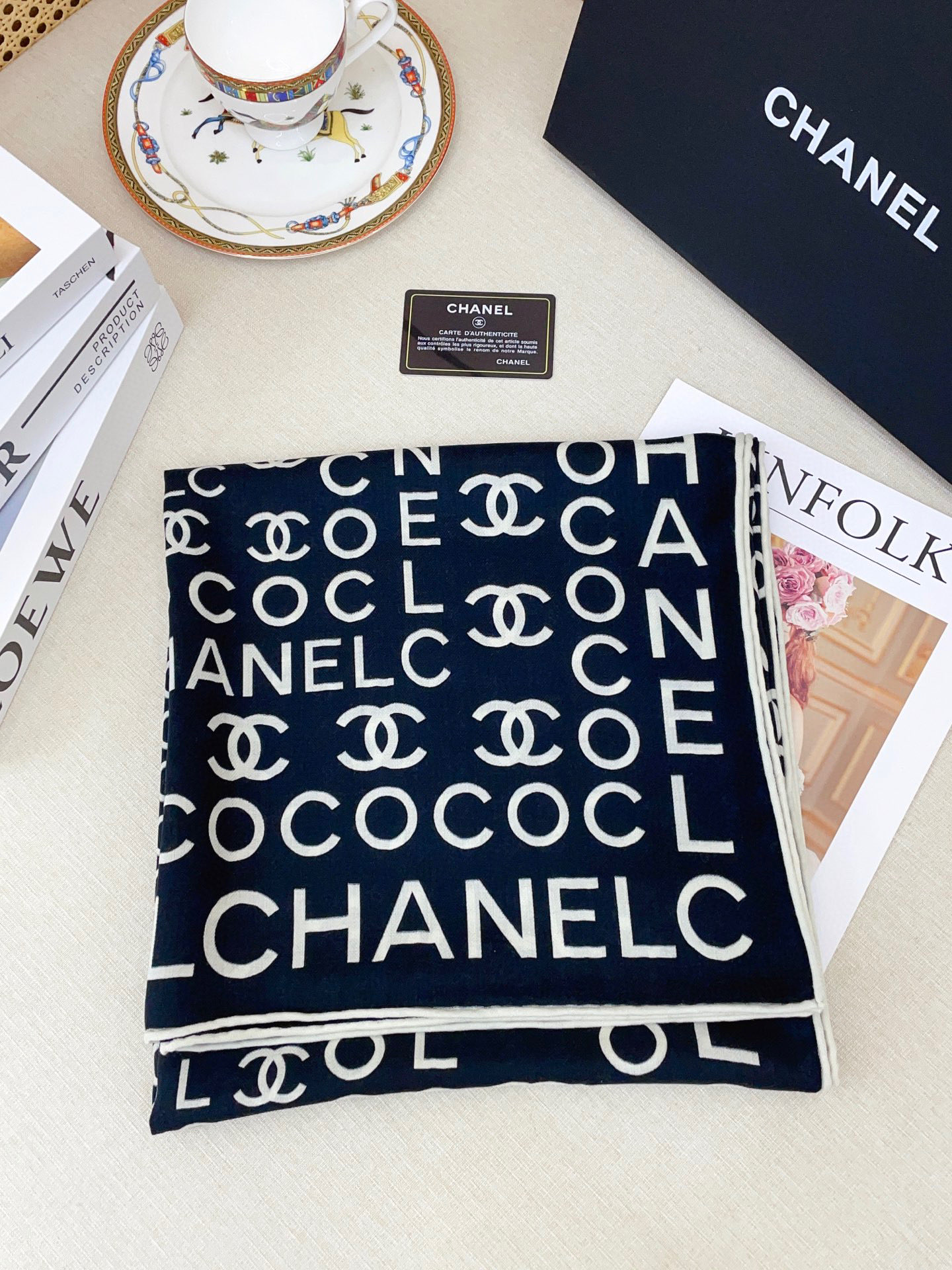 ✨✨【双面同色 丝毛款】小香 羊绒方巾‼️抢‼️VIP推荐 ‼️👍下手一定要快【高端 大爱 ‼️纯羊绒 