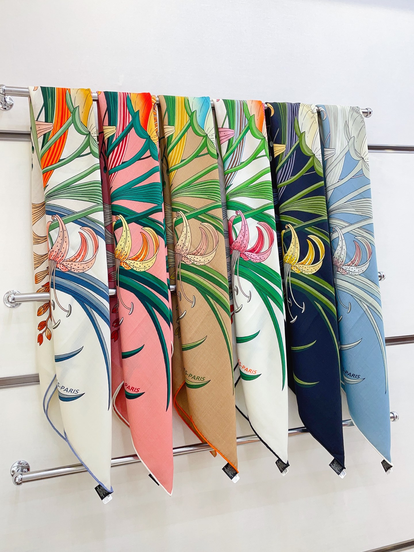 ✨✨【双面同色 丝毛款】H家羊绒新款 买了都说好看‼️推荐💕【永生花束 140】羊绒方巾‼️H家ZG爆款