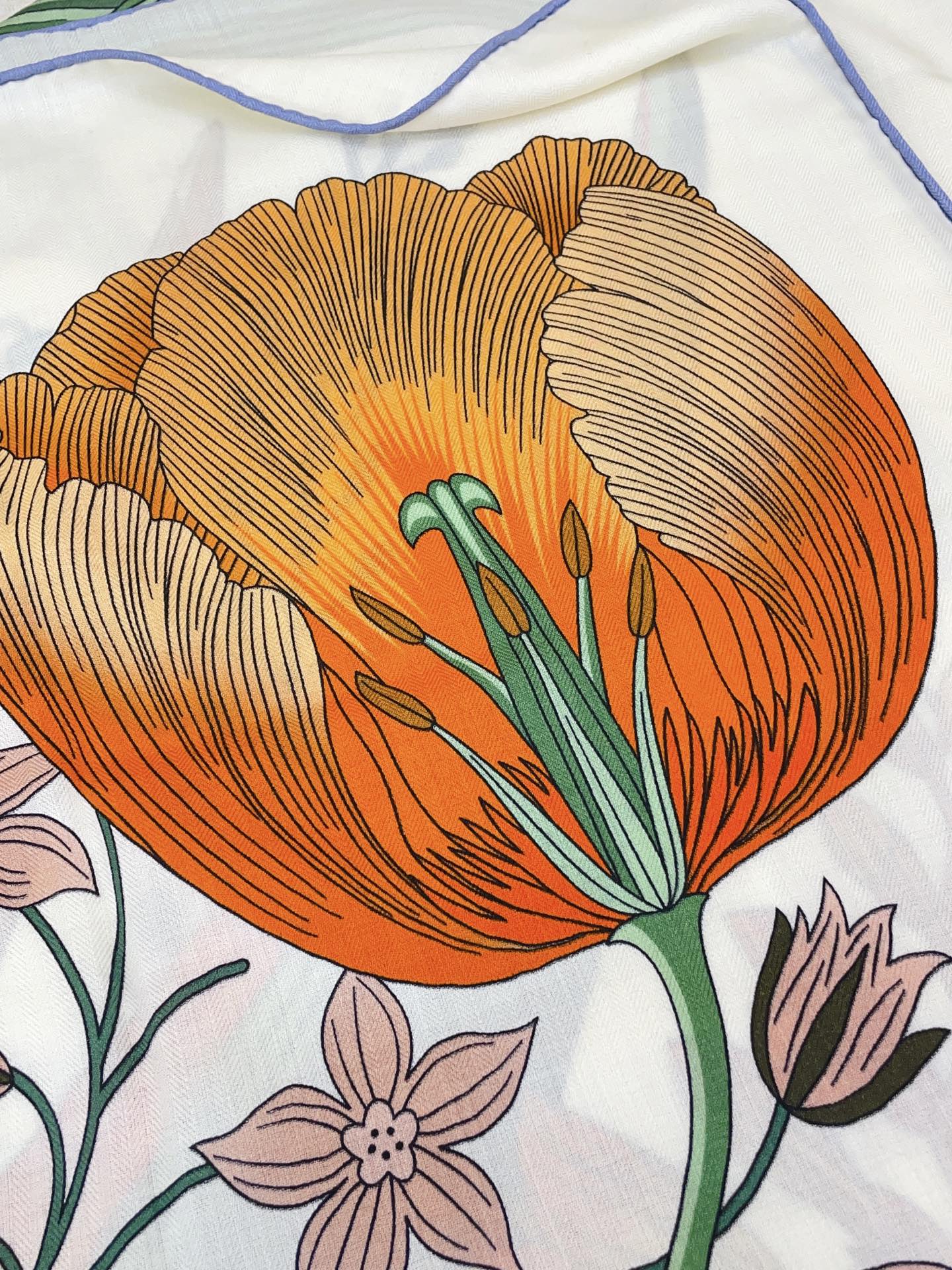 ✨✨【双面同色 丝毛款】H家羊绒新款 买了都说好看‼️推荐💕【永生花束 140】羊绒方巾‼️H家ZG爆款