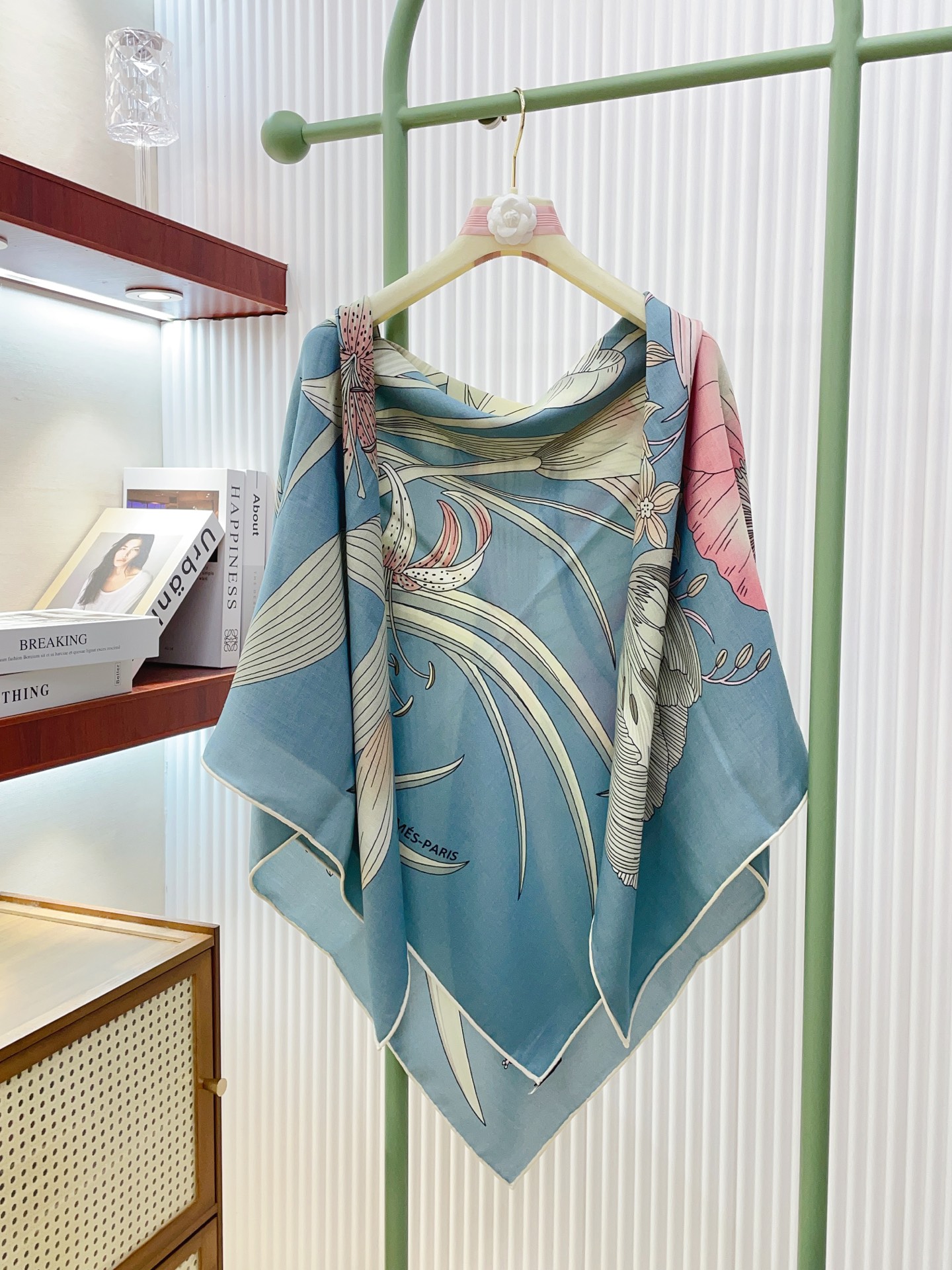 ✨✨【双面同色 丝毛款】H家羊绒新款 买了都说好看‼️推荐💕【永生花束 140】羊绒方巾‼️H家ZG爆款