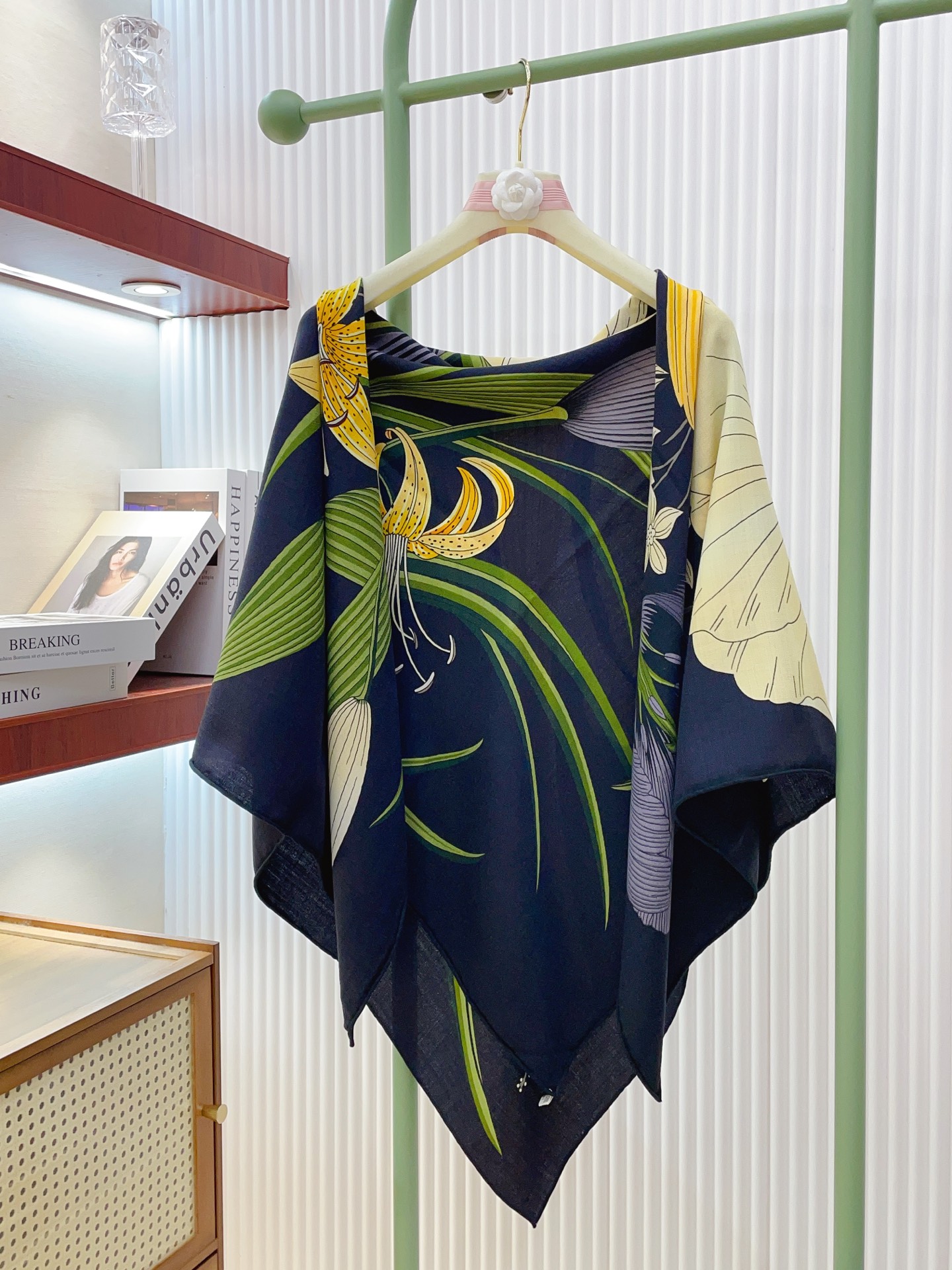 ✨✨【双面同色 丝毛款】H家羊绒新款 买了都说好看‼️推荐💕【永生花束 140】羊绒方巾‼️H家ZG爆款