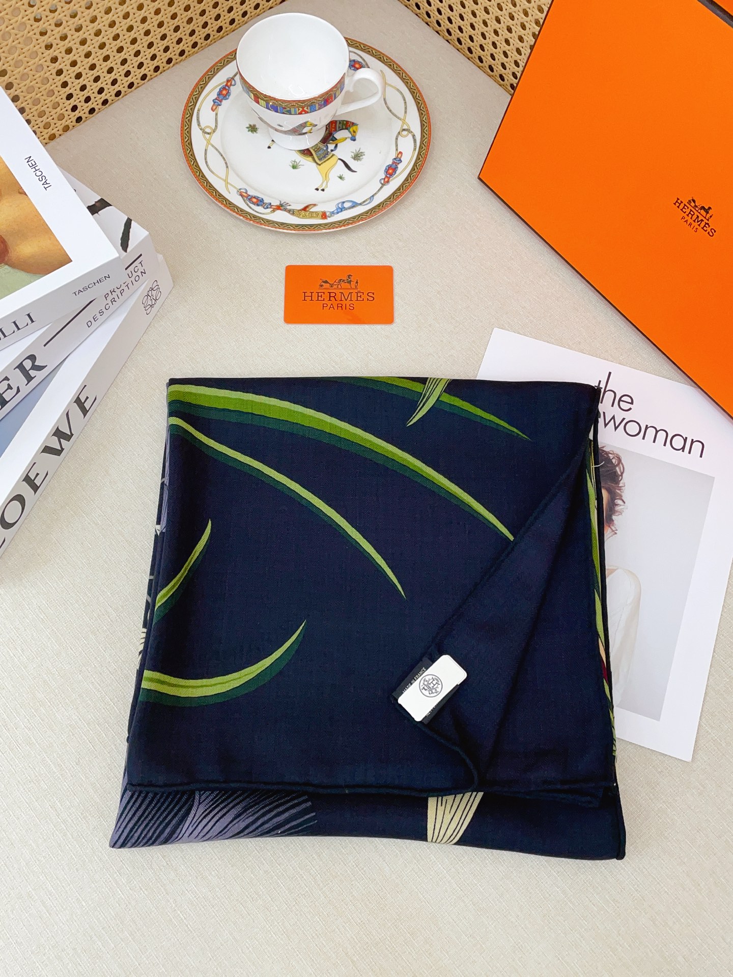 ✨✨【双面同色 丝毛款】H家羊绒新款 买了都说好看‼️推荐💕【永生花束 140】羊绒方巾‼️H家ZG爆款