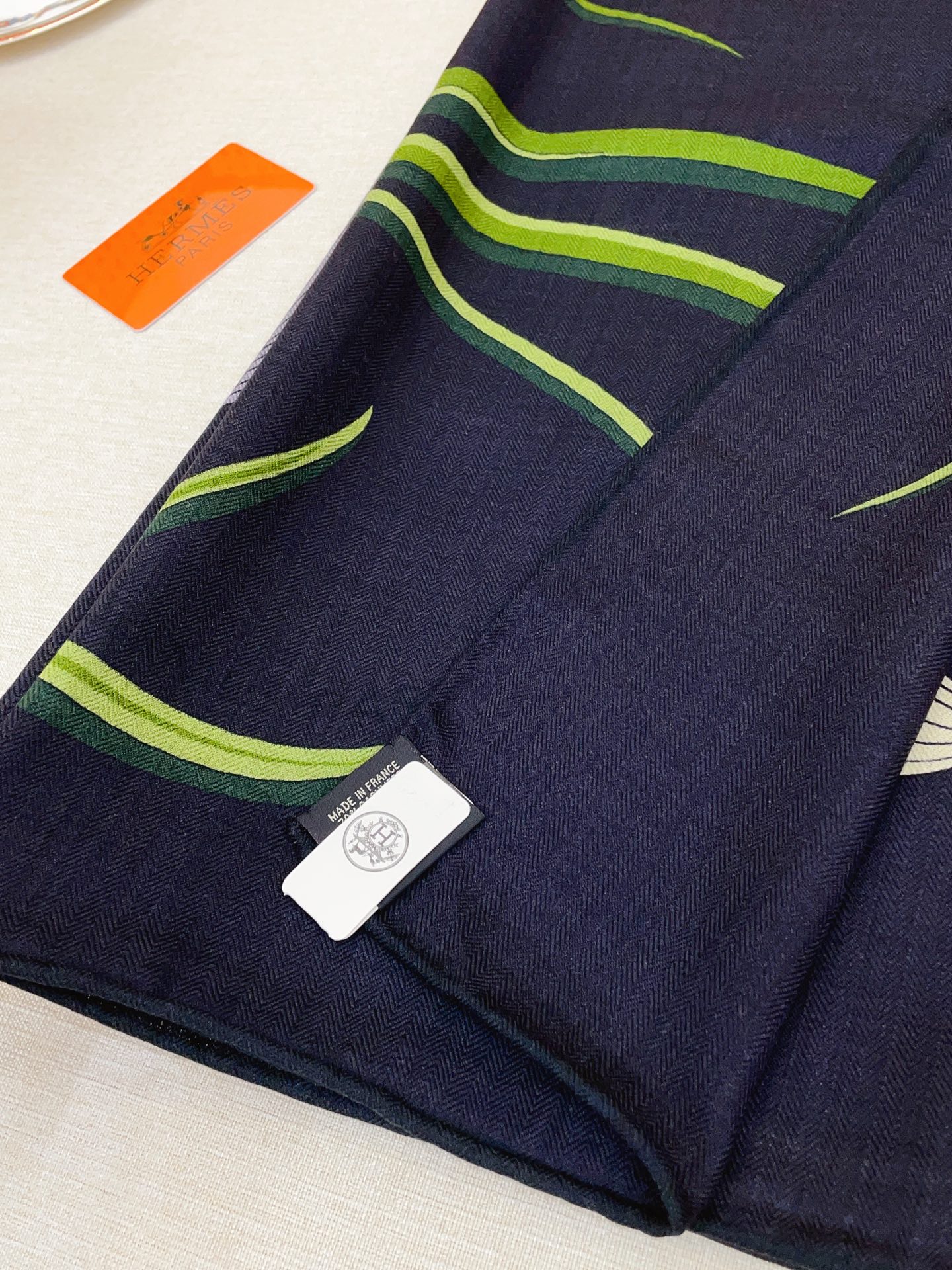 ✨✨【双面同色 丝毛款】H家羊绒新款 买了都说好看‼️推荐💕【永生花束 140】羊绒方巾‼️H家ZG爆款