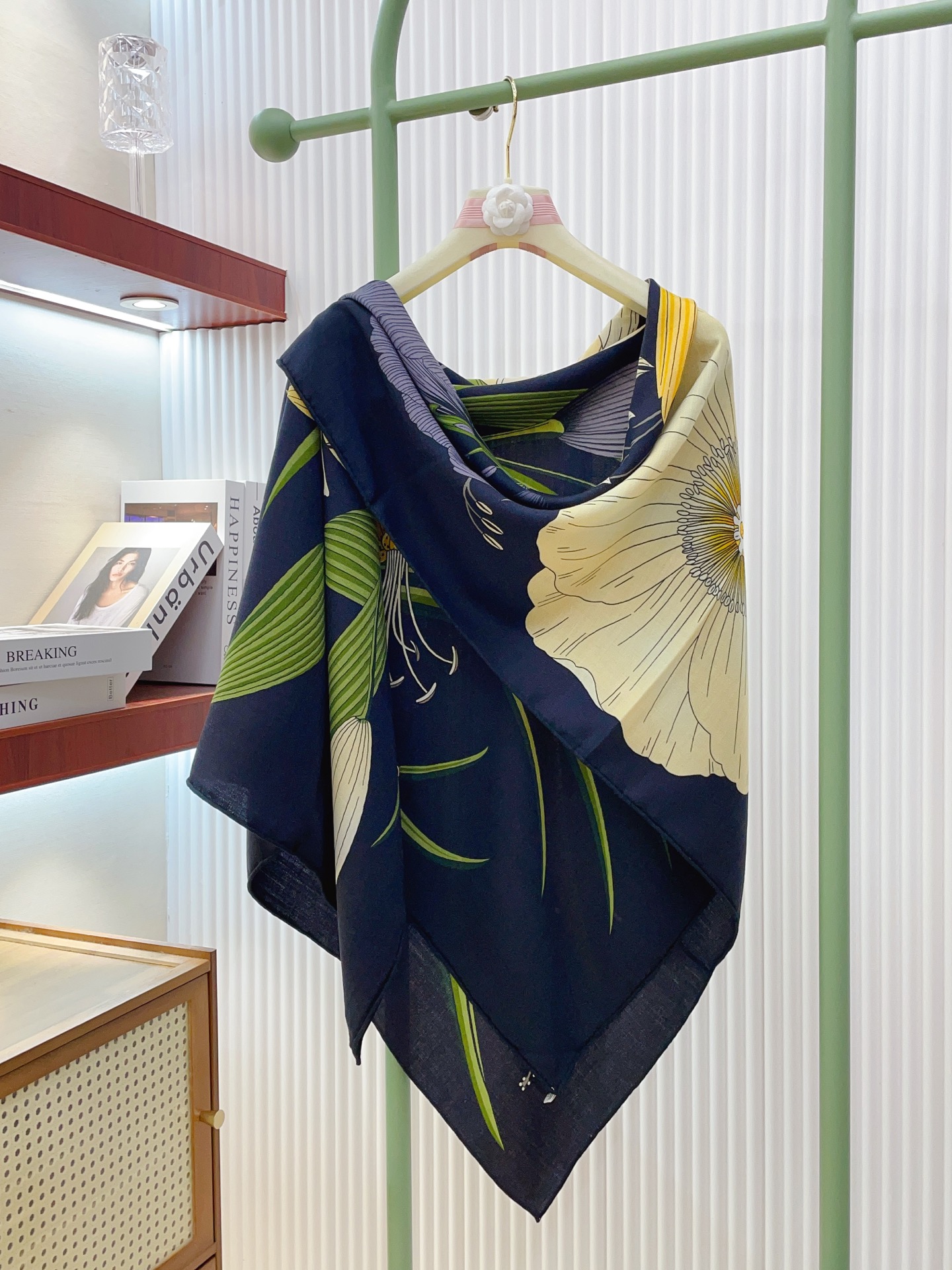 ✨✨【双面同色 丝毛款】H家羊绒新款 买了都说好看‼️推荐💕【永生花束 140】羊绒方巾‼️H家ZG爆款