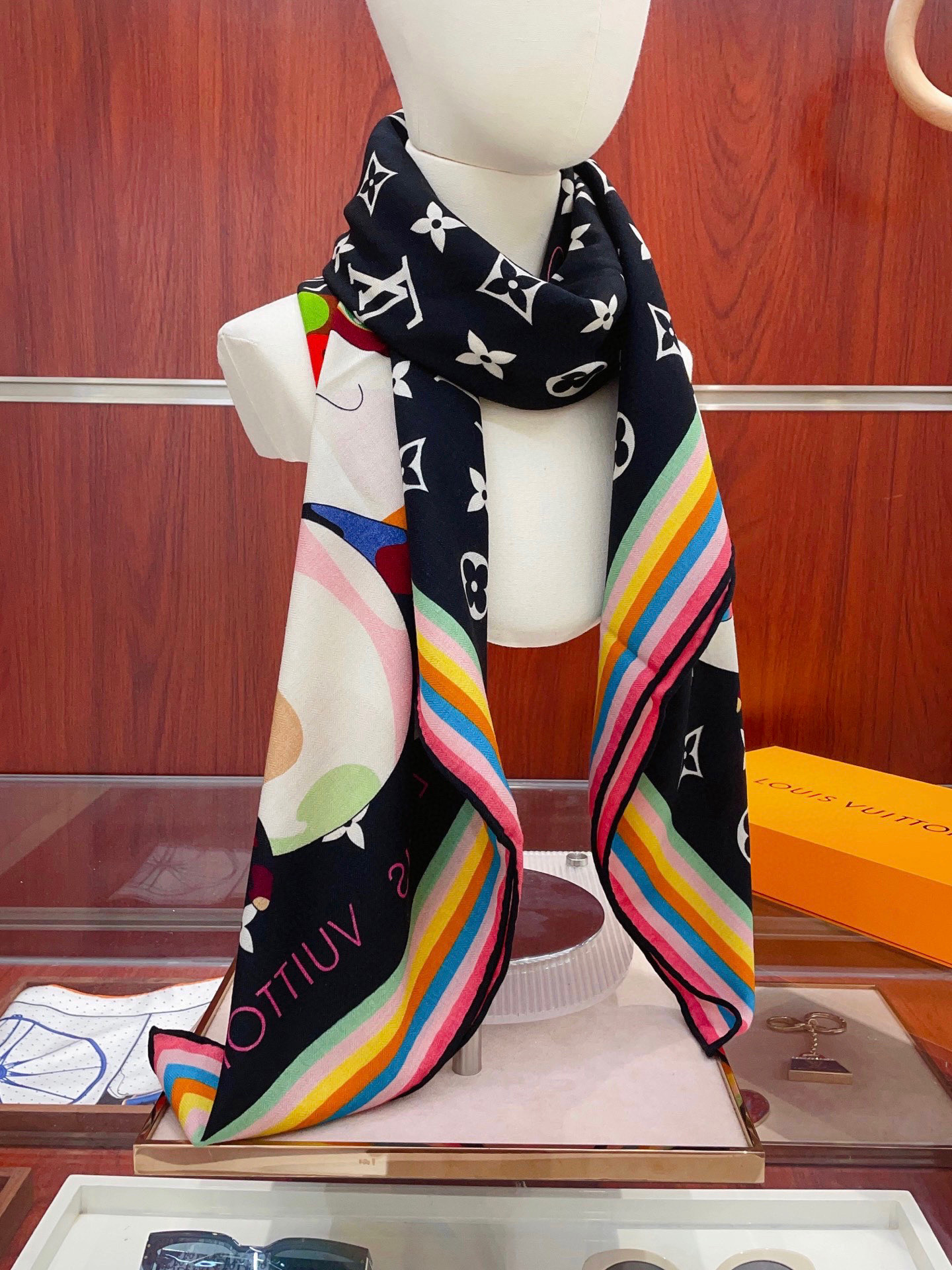 NO:587249,[Double-sided same color silk wool style] L family cashmere new model. Everyone who bought it said it looks good. I recommend the double-sided cashmere square scarf of the same color. Donkeyjia ZG hot style three-dimensional presentation of pattern texture, real product, extremely high grade, special technology, high-end research and development, stunning advent, special cutting-edge technology processing, loved by Bai Fumei. Whether it is quality, style or price, it makes them scream for big brands. Super cost-effective, definitely worth buying. Size 140cm*140cm, 70 cashmere silk high version scarf, high version scarf, louis  vuitton,louis vuitton,louis vuitton,real silk19860909【双面同色 丝毛款】L家羊绒新款 买了都说好看推荐双面同色羊绒方巾驴家ZG爆款立体呈现图案纹路实物档次极高特殊工艺高端研发惊艳问世特殊尖端工艺处理受到白富美的喜欢 无论是品质 款式 价格都令大牌控的她们尖叫 超高性价比 绝对值得入手尺寸140cm*140cm,70羊绒真丝高版本围巾,高版本围巾,louis vuitton,louis vuitton,louis vuitton,real silk,scarf