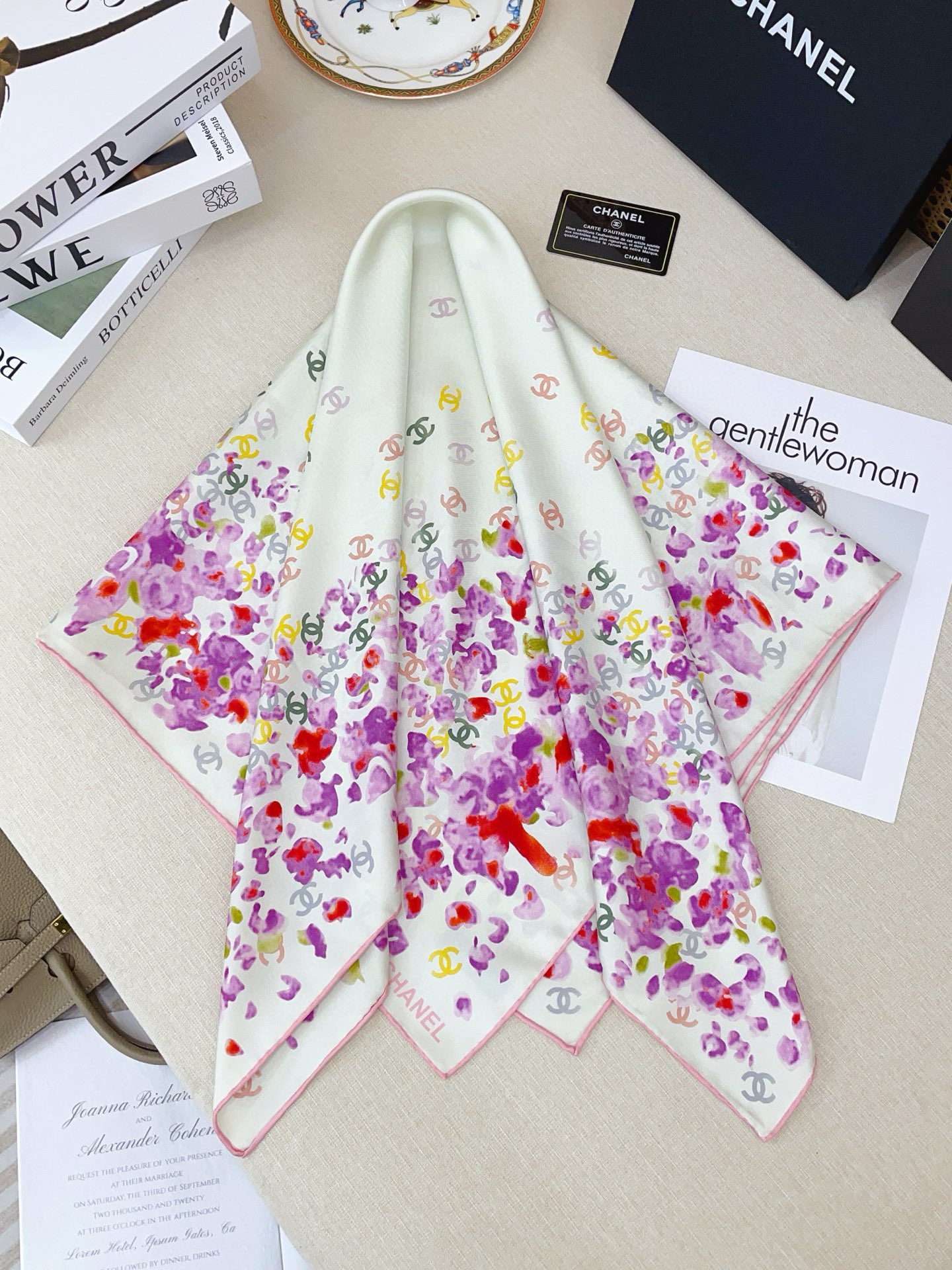 ✨✨【18姆米 双面同色】新款小香‼️美翻了[流泪]最新御用殿堂级极品‼️经典元素图案设计风格❗️美丽至