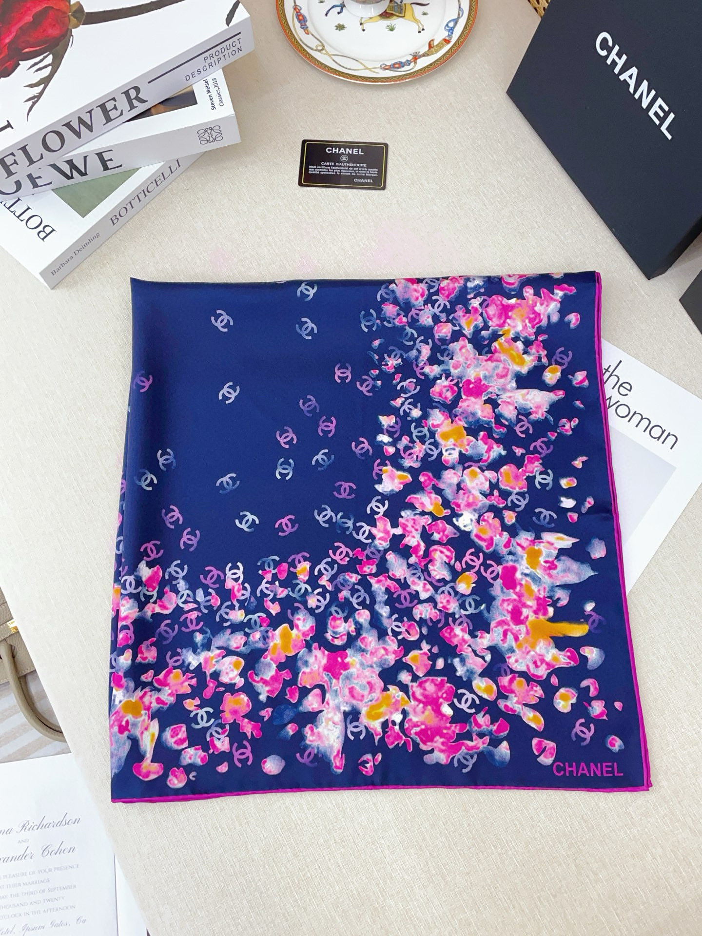 ✨✨【18姆米 双面同色】新款小香‼️美翻了[流泪]最新御用殿堂级极品‼️经典元素图案设计风格❗️美丽至