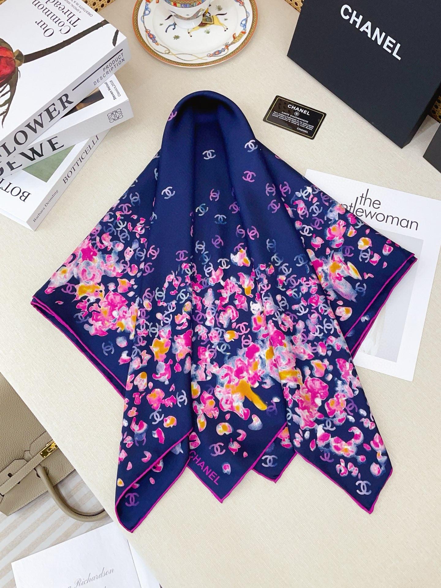 ✨✨【18姆米 双面同色】新款小香‼️美翻了[流泪]最新御用殿堂级极品‼️经典元素图案设计风格❗️美丽至