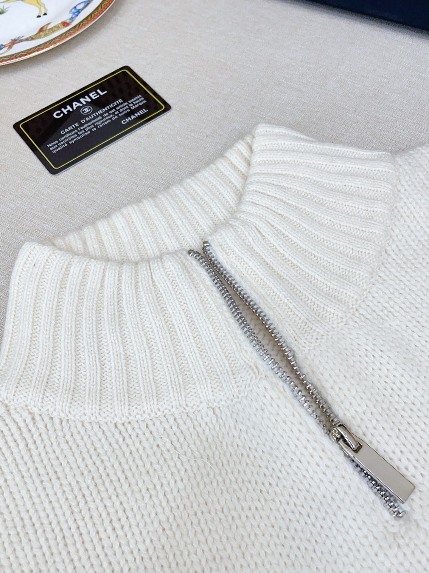 ✨✨【▪小香难得一见围脖假两件单品，黑白配色，超级迷恋❗️气质低调恬静又不失优雅❗️】重点推荐❗️一秒心