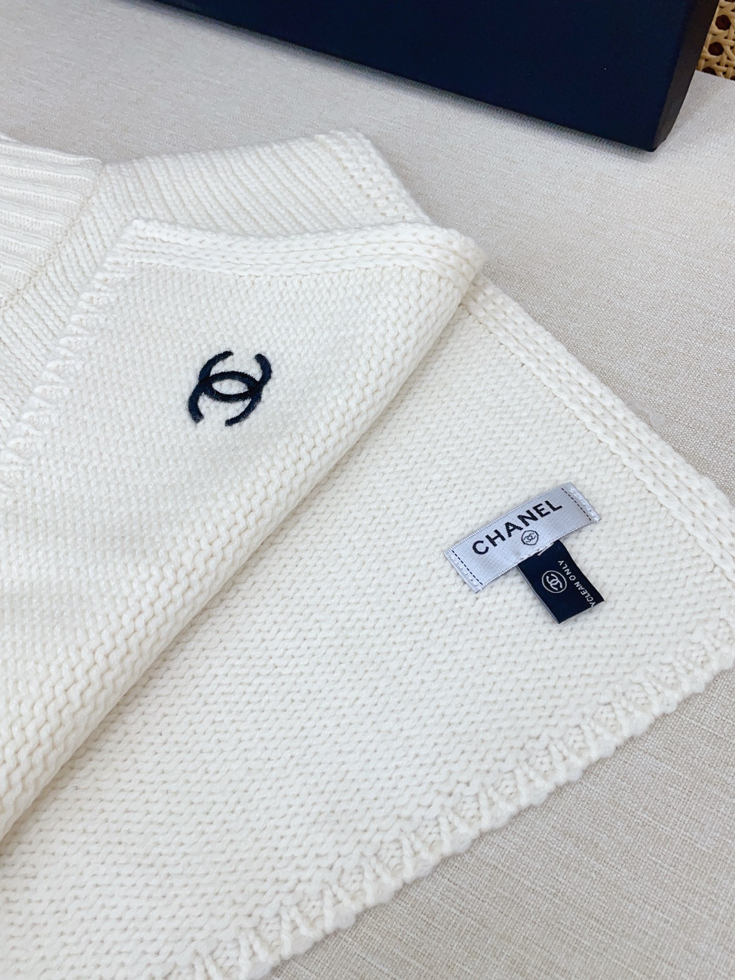 ✨✨【▪小香难得一见围脖假两件单品，黑白配色，超级迷恋❗️气质低调恬静又不失优雅❗️】重点推荐❗️一秒心