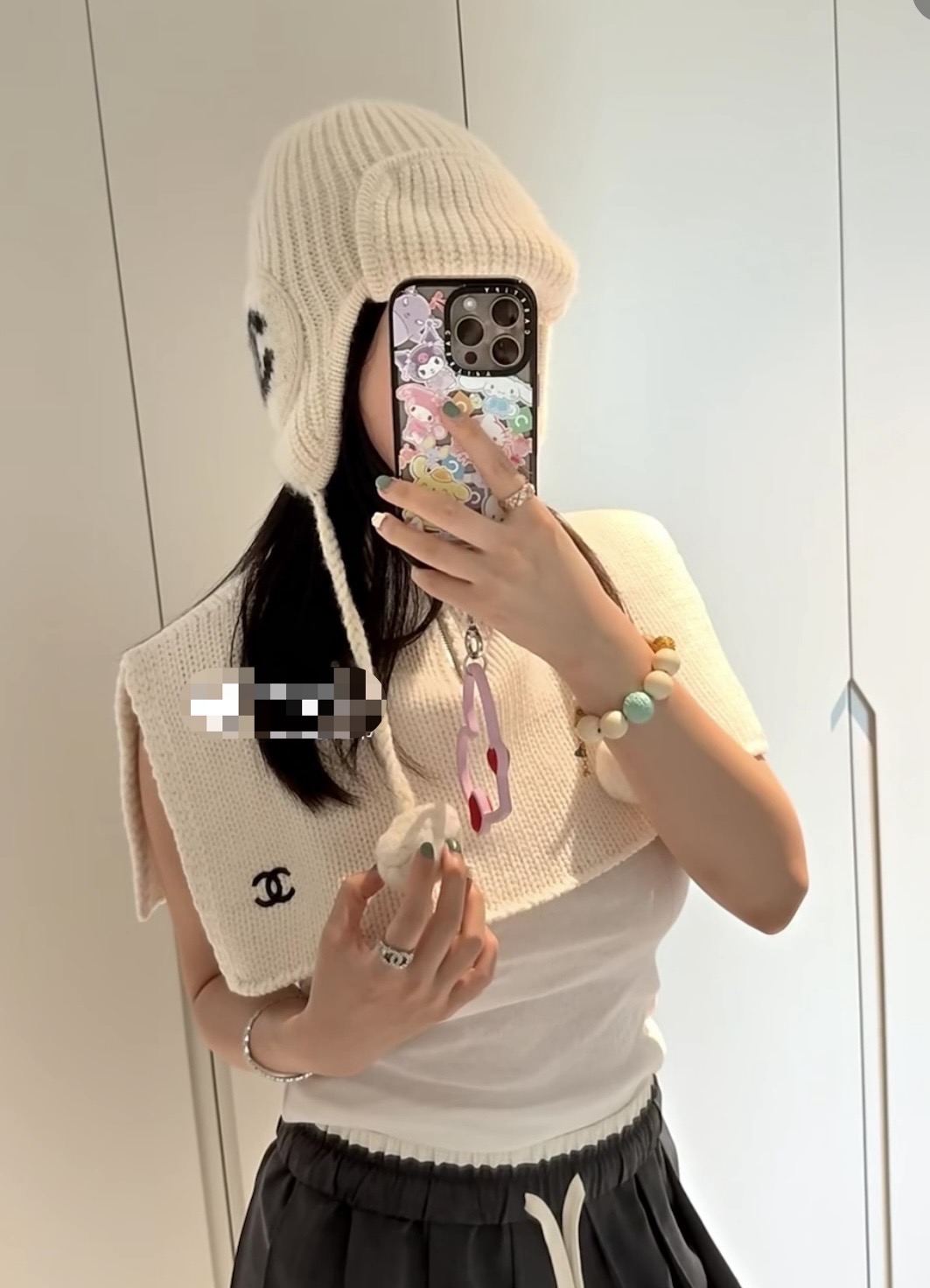 ✨✨【▪小香难得一见围脖假两件单品，黑白配色，超级迷恋❗️气质低调恬静又不失优雅❗️】重点推荐❗️一秒心