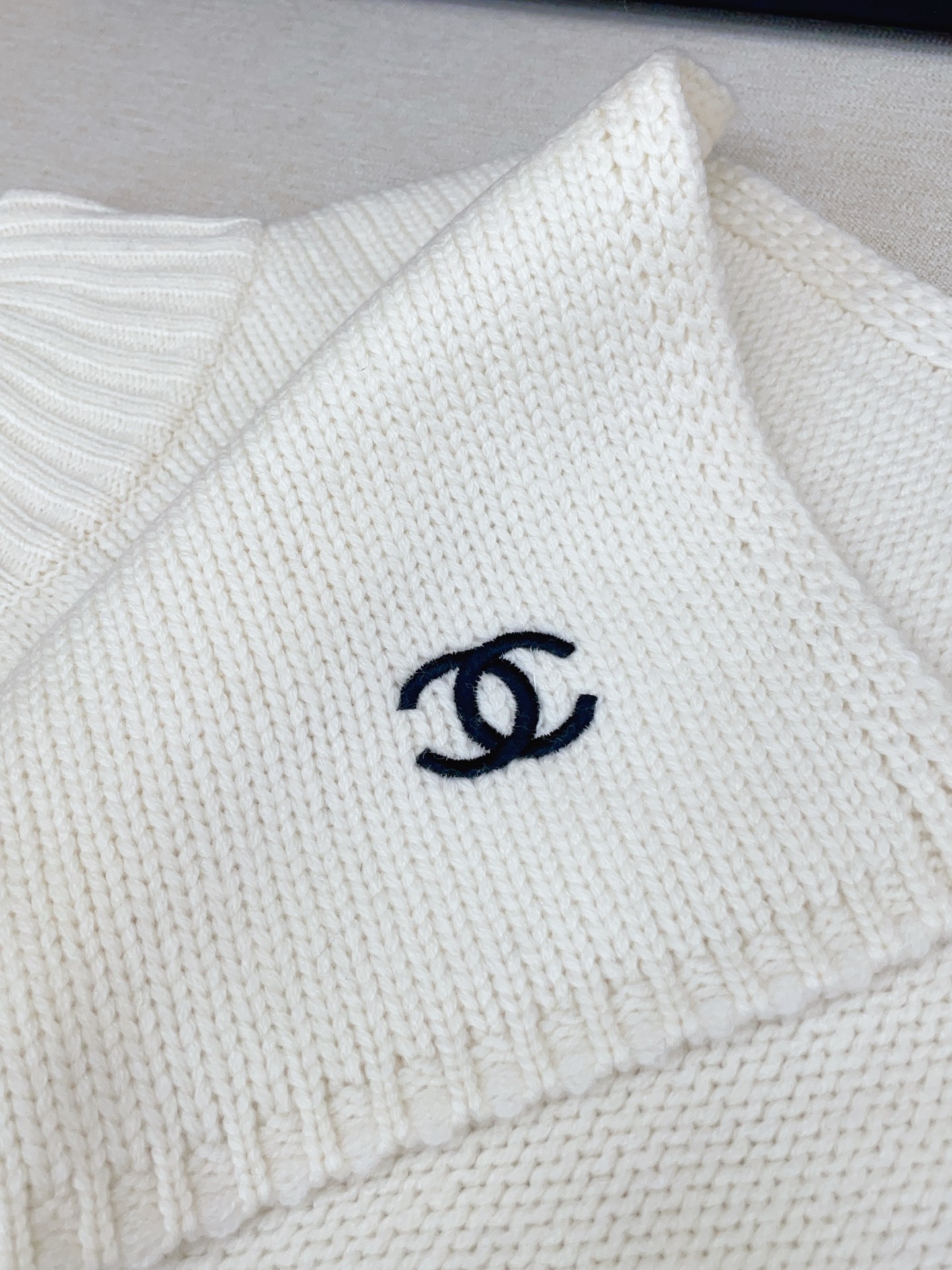 ✨✨【▪小香难得一见围脖假两件单品，黑白配色，超级迷恋❗️气质低调恬静又不失优雅❗️】重点推荐❗️一秒心