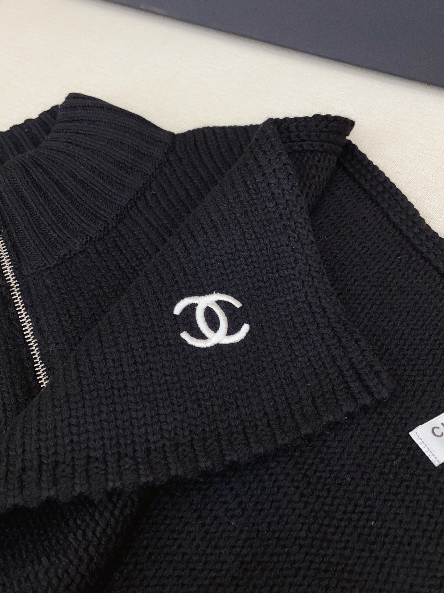 ✨✨【▪小香难得一见围脖假两件单品，黑白配色，超级迷恋❗️气质低调恬静又不失优雅❗️】重点推荐❗️一秒心