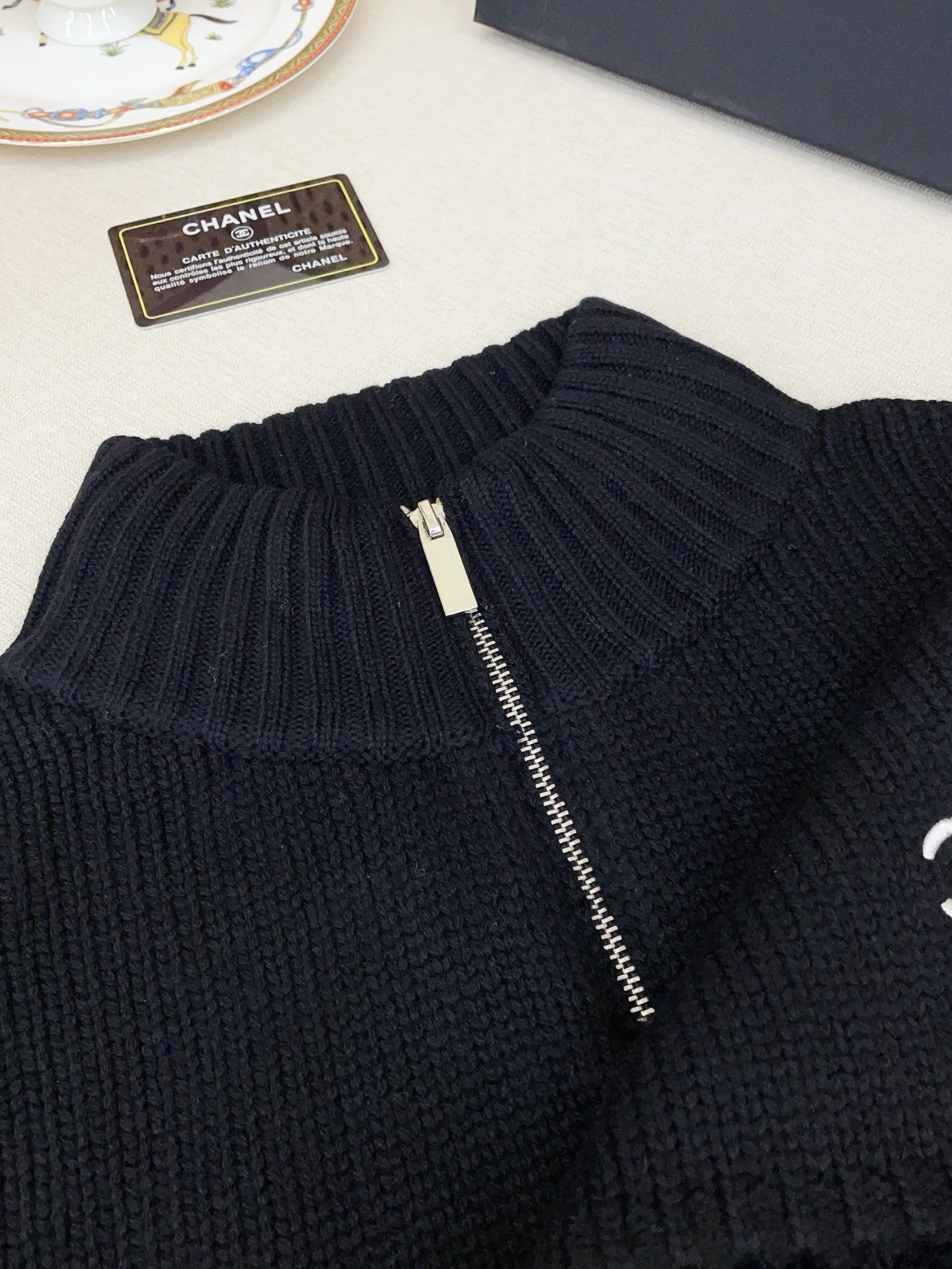 ✨✨【▪小香难得一见围脖假两件单品，黑白配色，超级迷恋❗️气质低调恬静又不失优雅❗️】重点推荐❗️一秒心