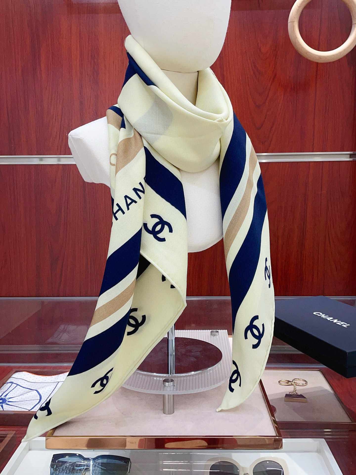 ✨✨【双面同色 丝毛款】小香 羊绒方巾‼️抢‼️VIP推荐 ‼️👍下手一定要快【高端 大爱 ‼️纯羊绒 