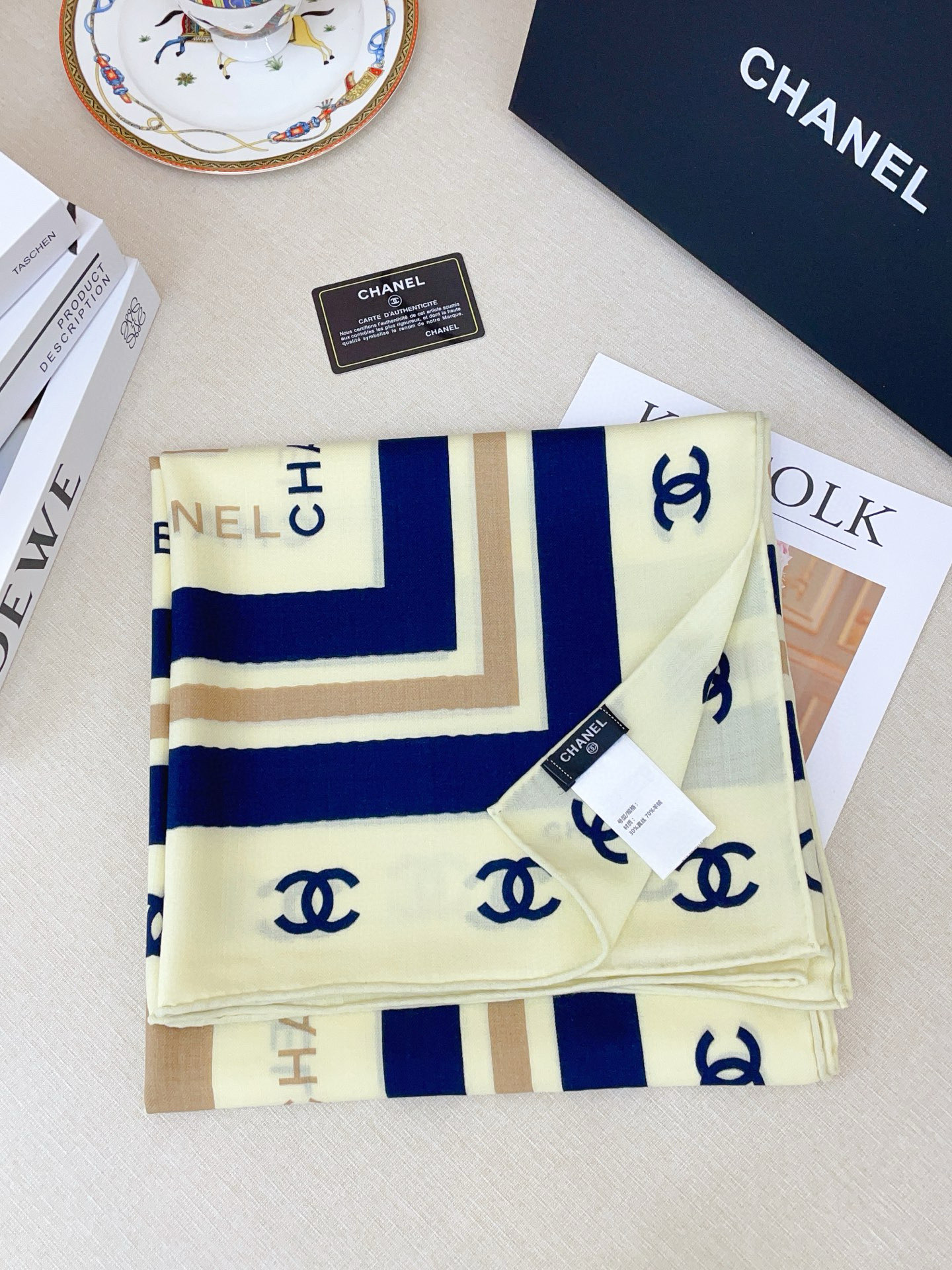 ✨✨【双面同色 丝毛款】小香 羊绒方巾‼️抢‼️VIP推荐 ‼️👍下手一定要快【高端 大爱 ‼️纯羊绒 