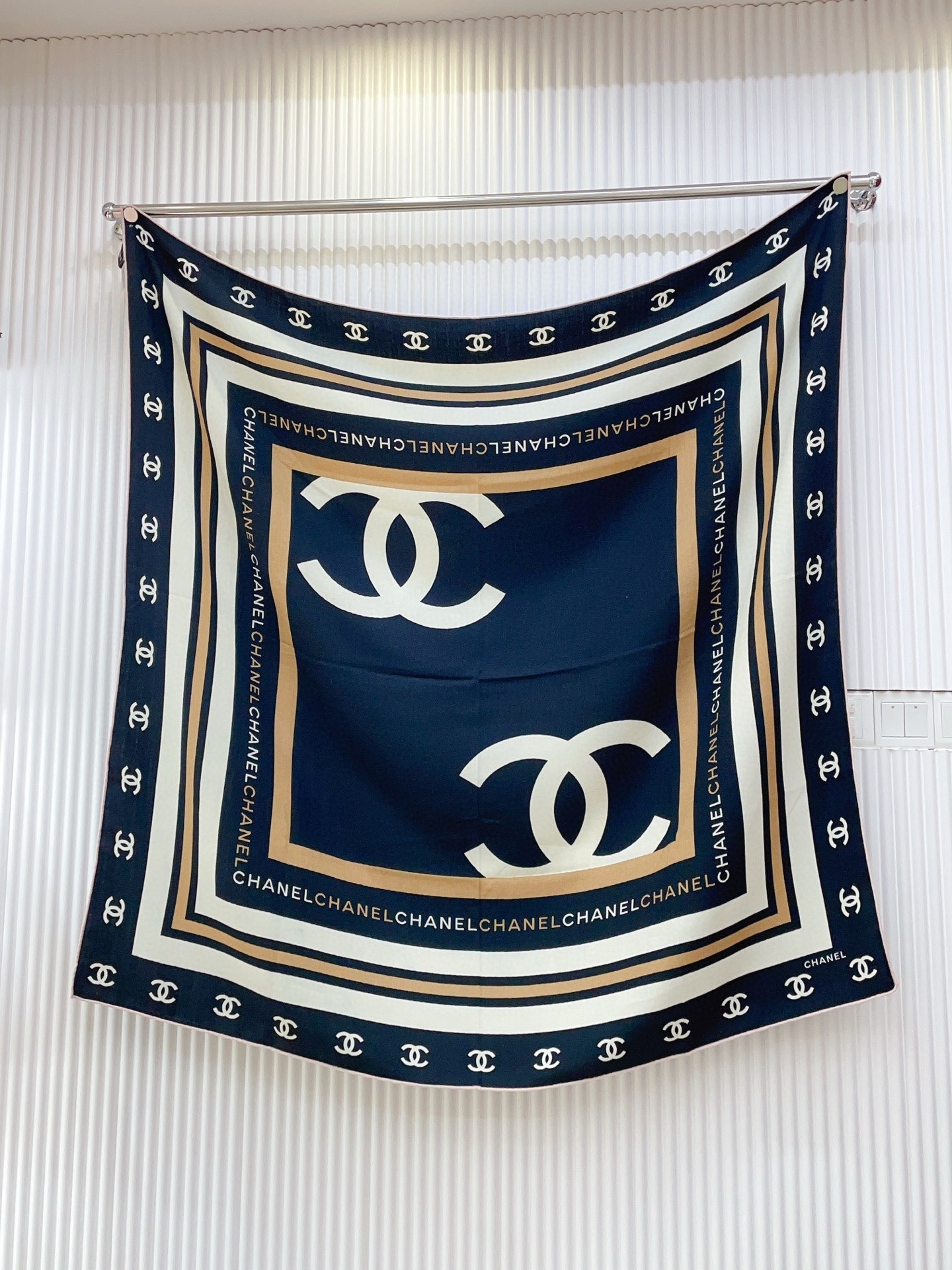 ✨✨【双面同色 丝毛款】小香 羊绒方巾‼️抢‼️VIP推荐 ‼️👍下手一定要快【高端 大爱 ‼️纯羊绒 