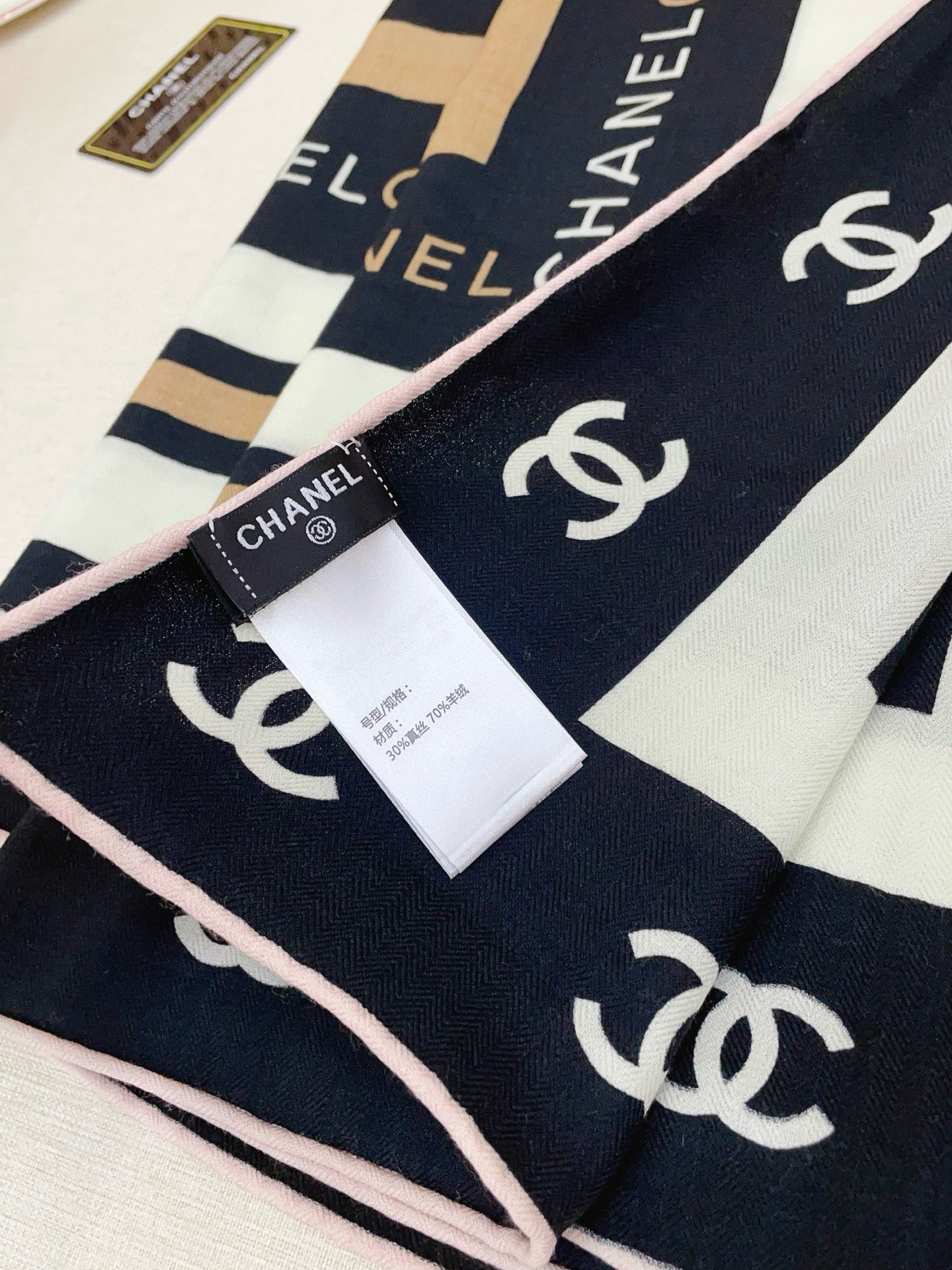 ✨✨【双面同色 丝毛款】小香 羊绒方巾‼️抢‼️VIP推荐 ‼️👍下手一定要快【高端 大爱 ‼️纯羊绒 