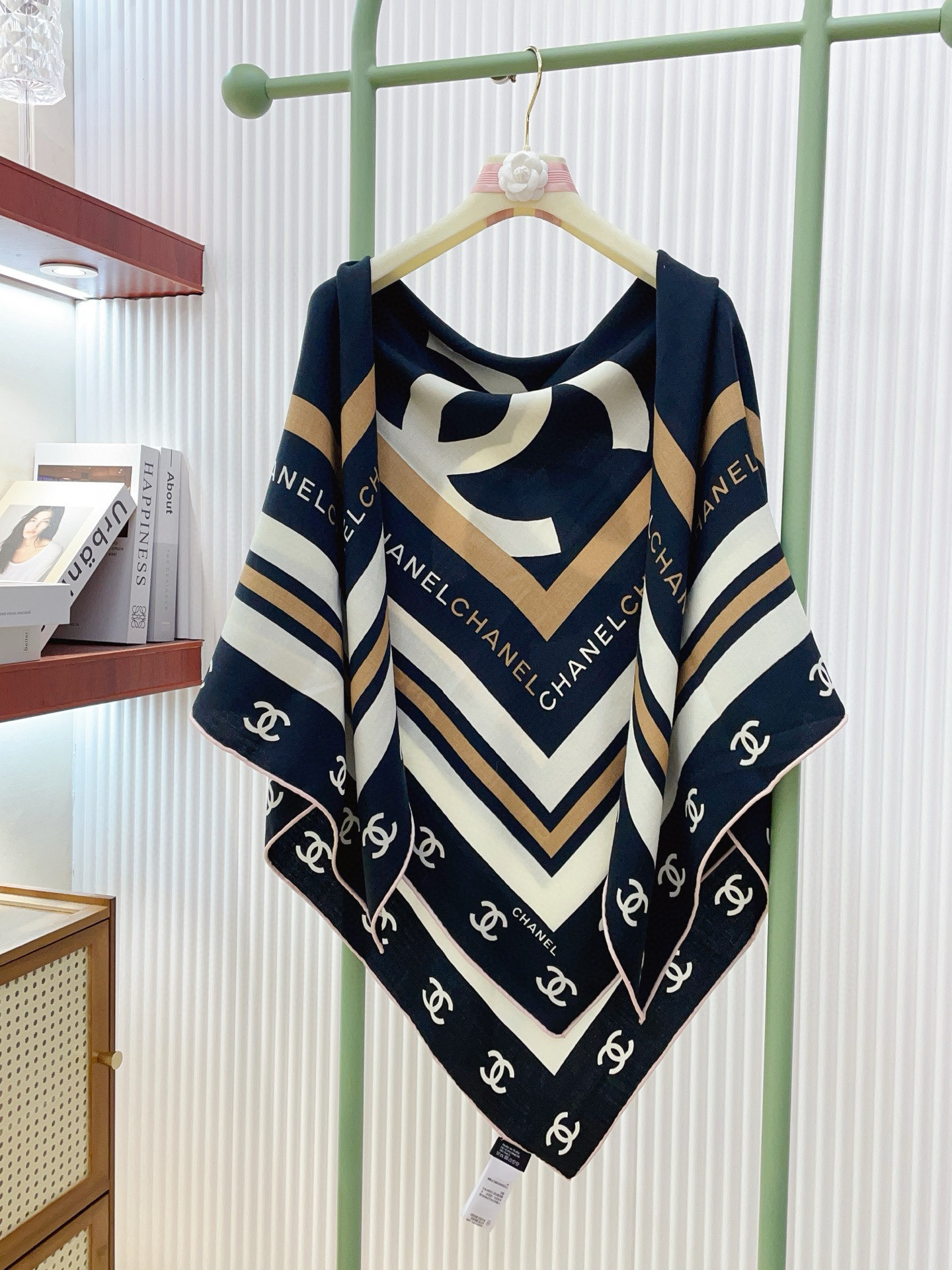 ✨✨【双面同色 丝毛款】小香 羊绒方巾‼️抢‼️VIP推荐 ‼️👍下手一定要快【高端 大爱 ‼️纯羊绒 