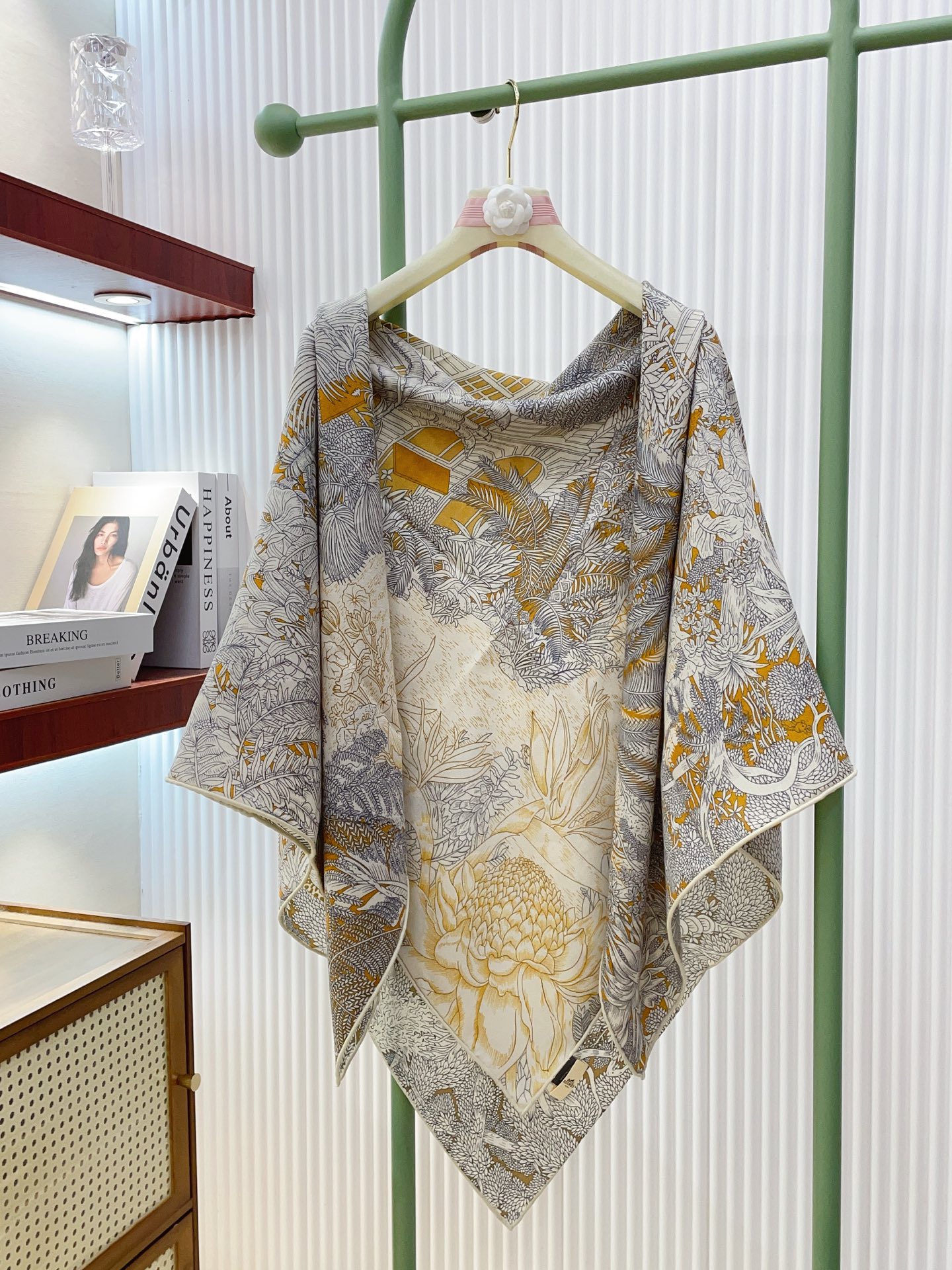 ✨✨【双面异色 丝毛款】H家羊绒新款 买了都说好看‼️推荐💕【丛林福宝 140】羊绒方巾‼️H家ZG爆款