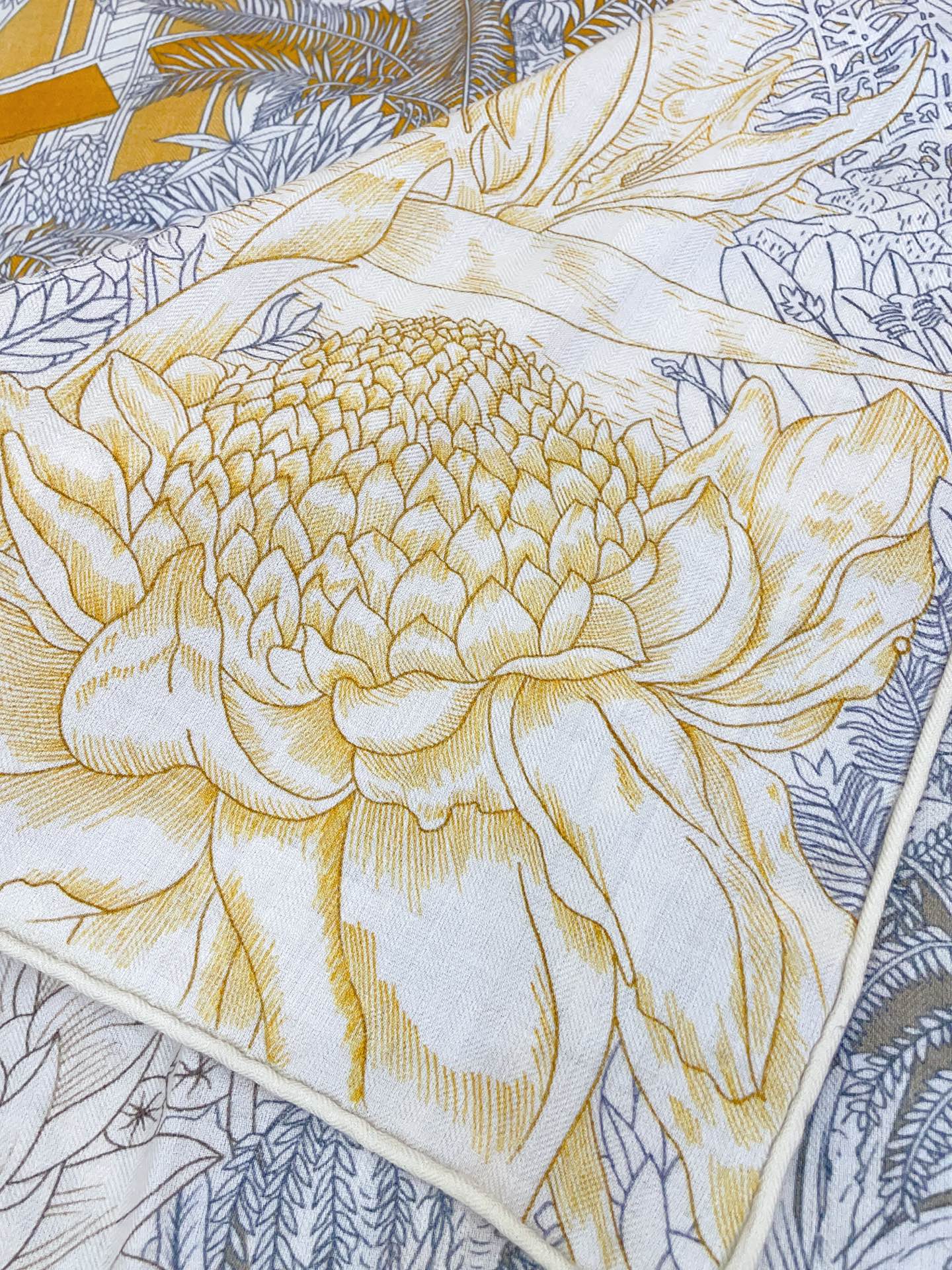 ✨✨【双面异色 丝毛款】H家羊绒新款 买了都说好看‼️推荐💕【丛林福宝 140】羊绒方巾‼️H家ZG爆款